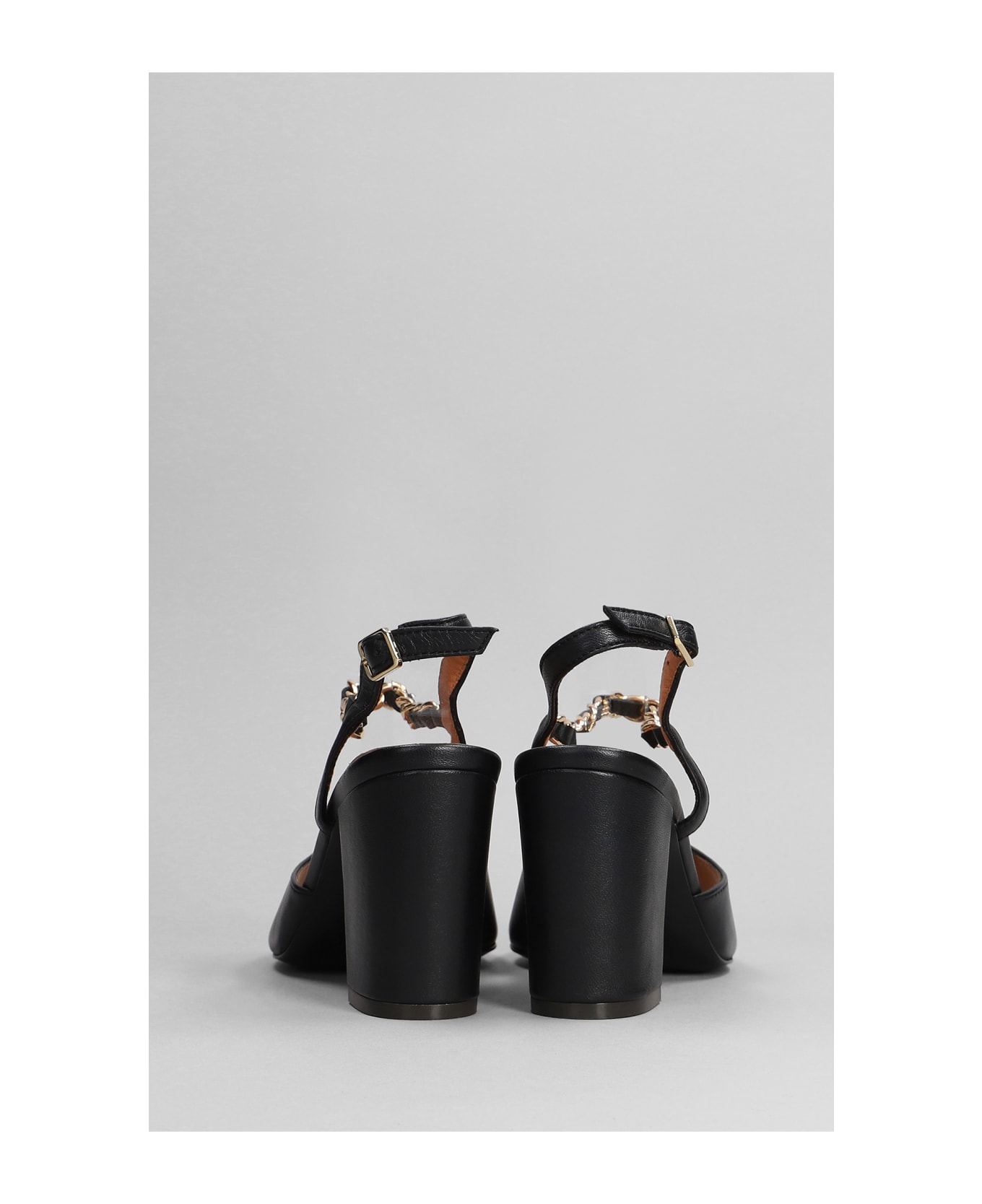 Via Roma 15 Sandals In Black Leather - black