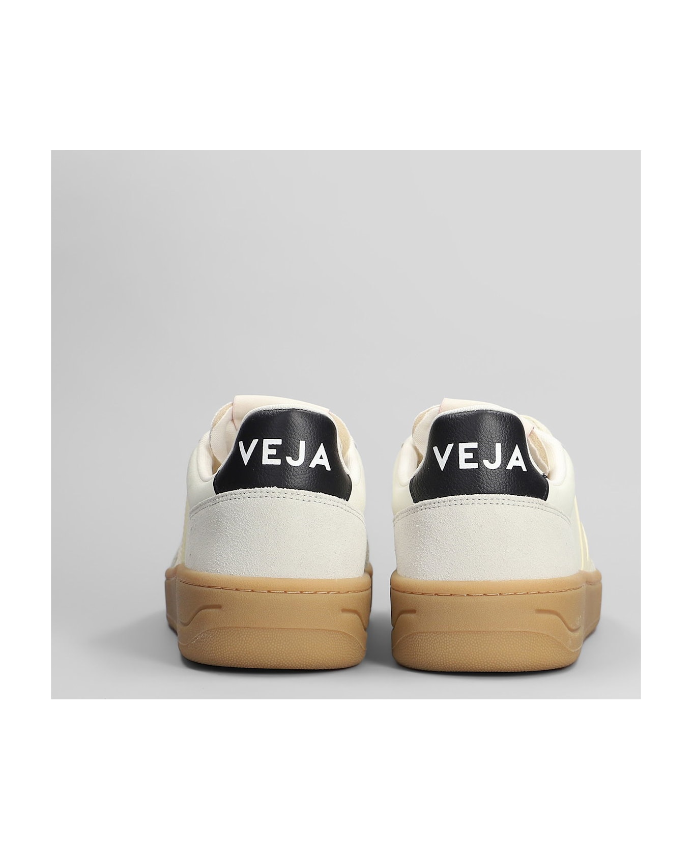 Veja V-82 Sneakers In White Suede And Leather - white