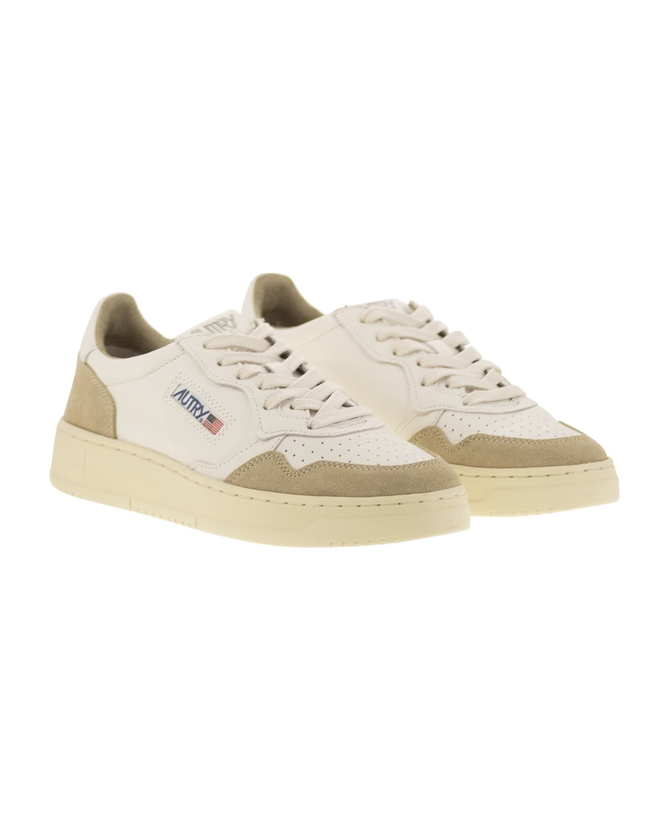 Autry Medalist Low - Two-tone Leather Sneakers - White/beige