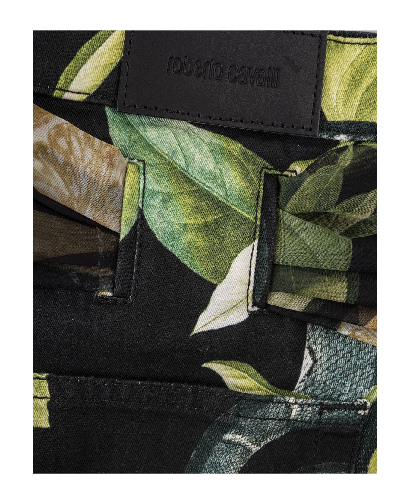 Roberto Cavalli Black Shorts With Lemons Print - Black ショートパンツ