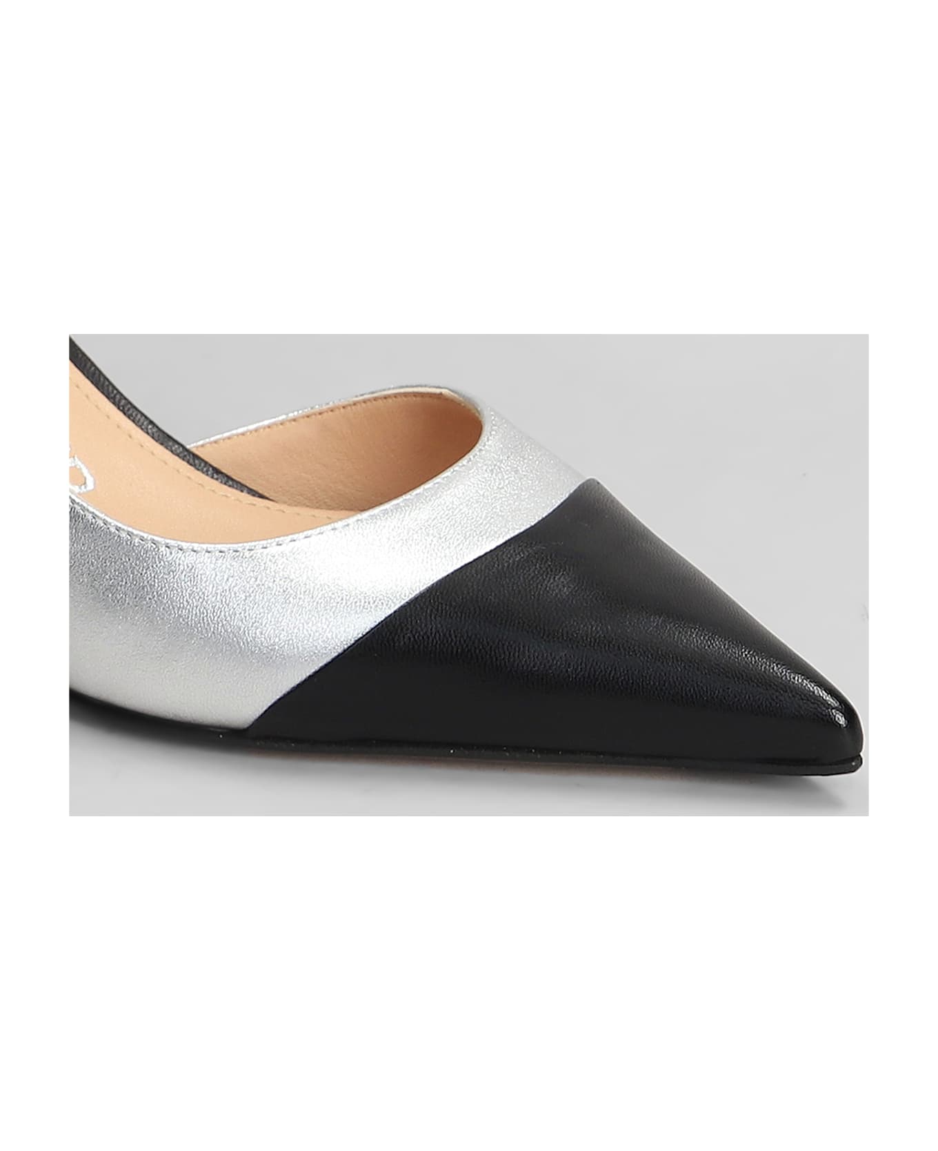 The Seller Pumps In Black Leather - black