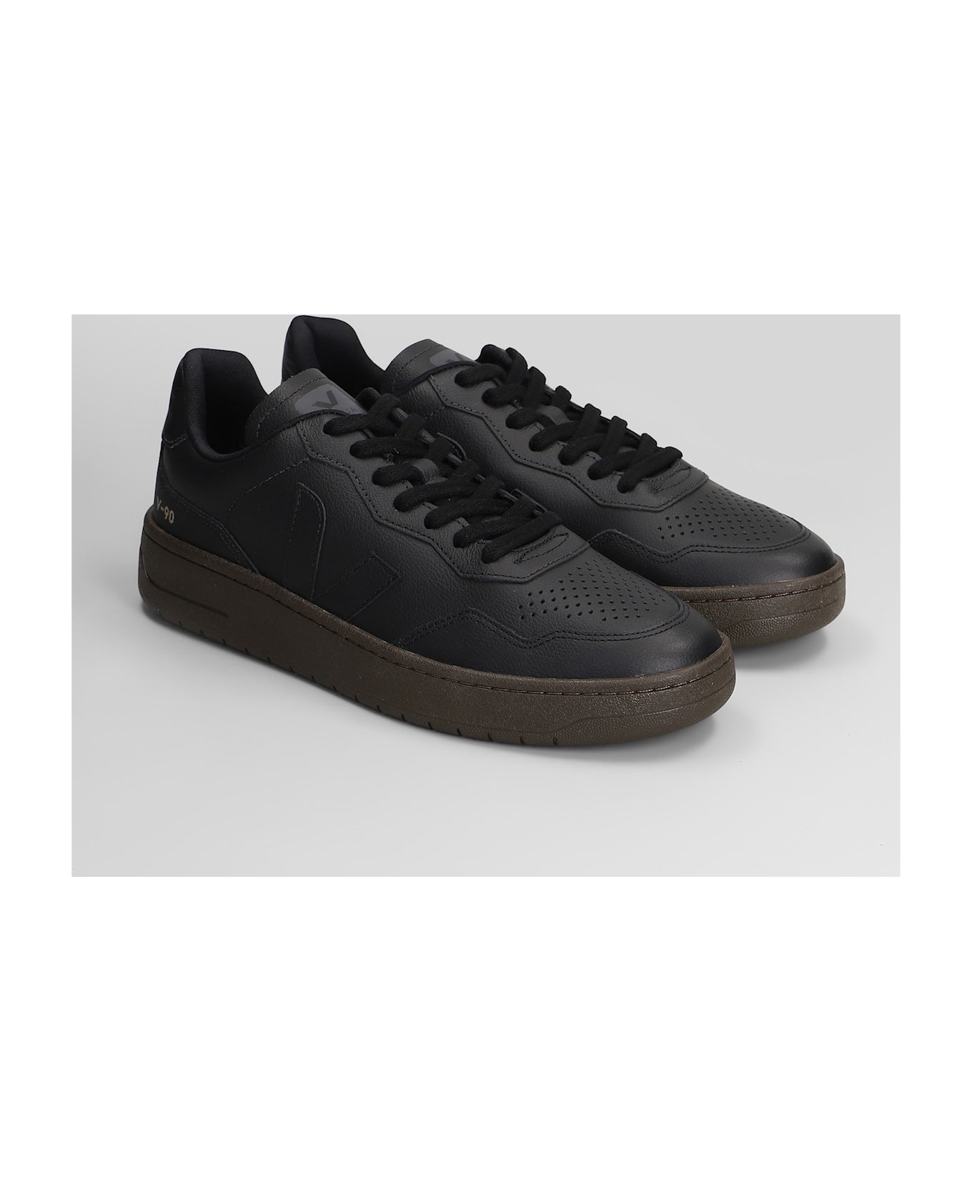 Veja V-90 O.t Sneakers In Black Leather - black