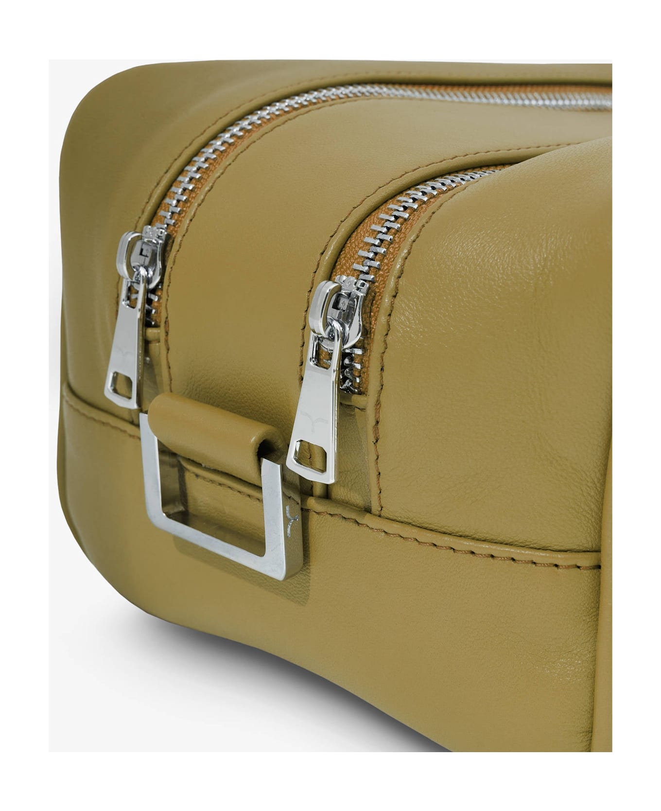 Larusmiani Wash Bag
tzar
 Luggage - Olive