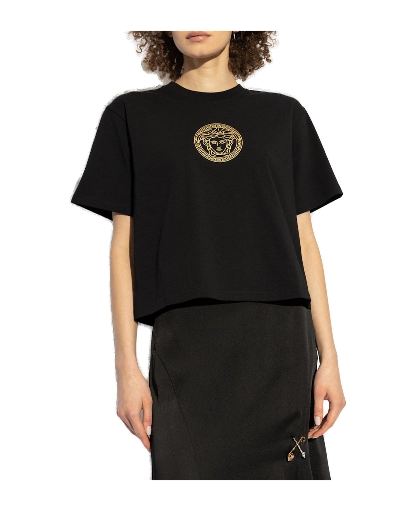 【送料&関税込】Versace Medusa Crop T-shirt Versace Medusa Crop T-shirt | italist