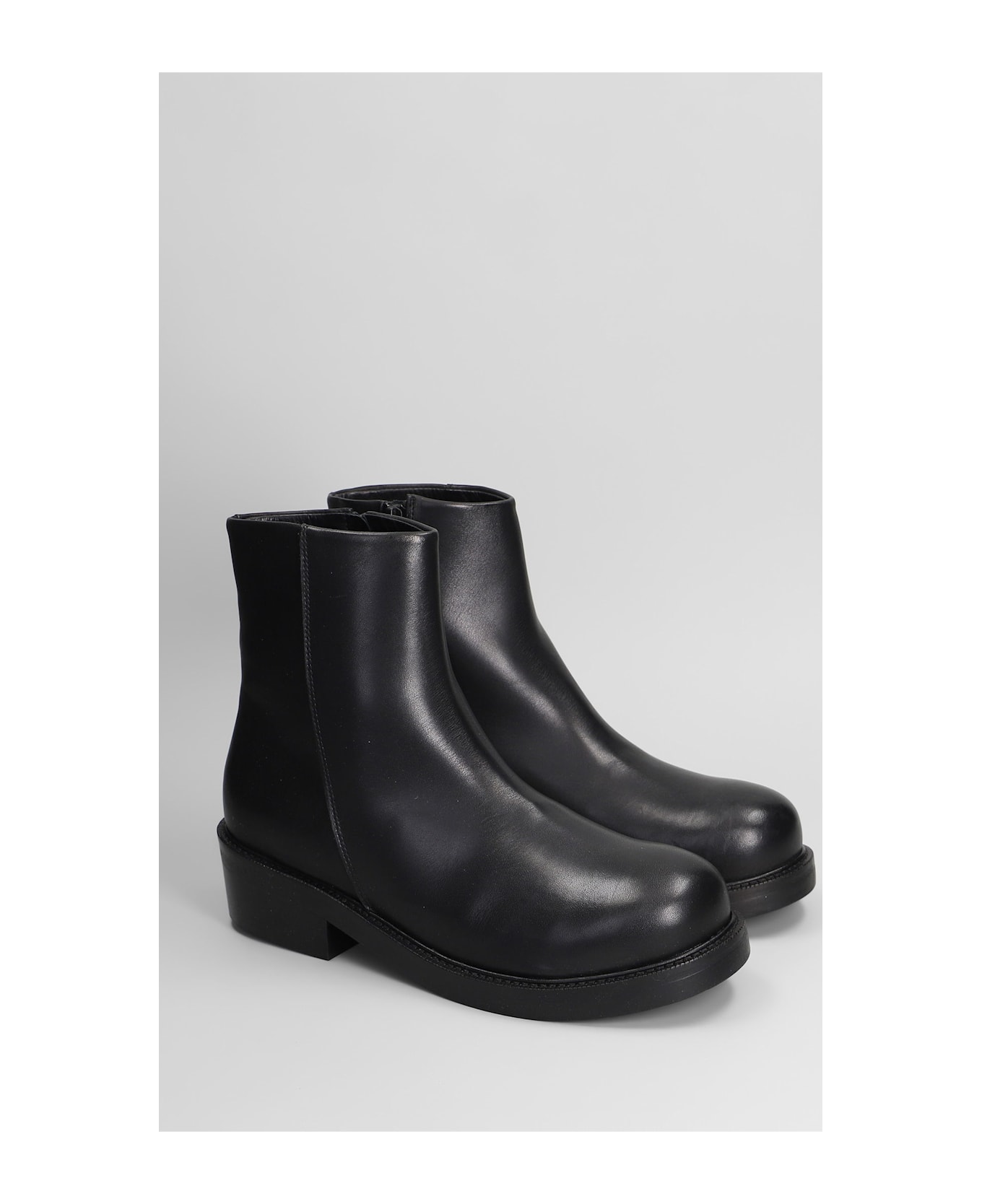 Séfr Letaro Ankle Boots In Black Leather - black