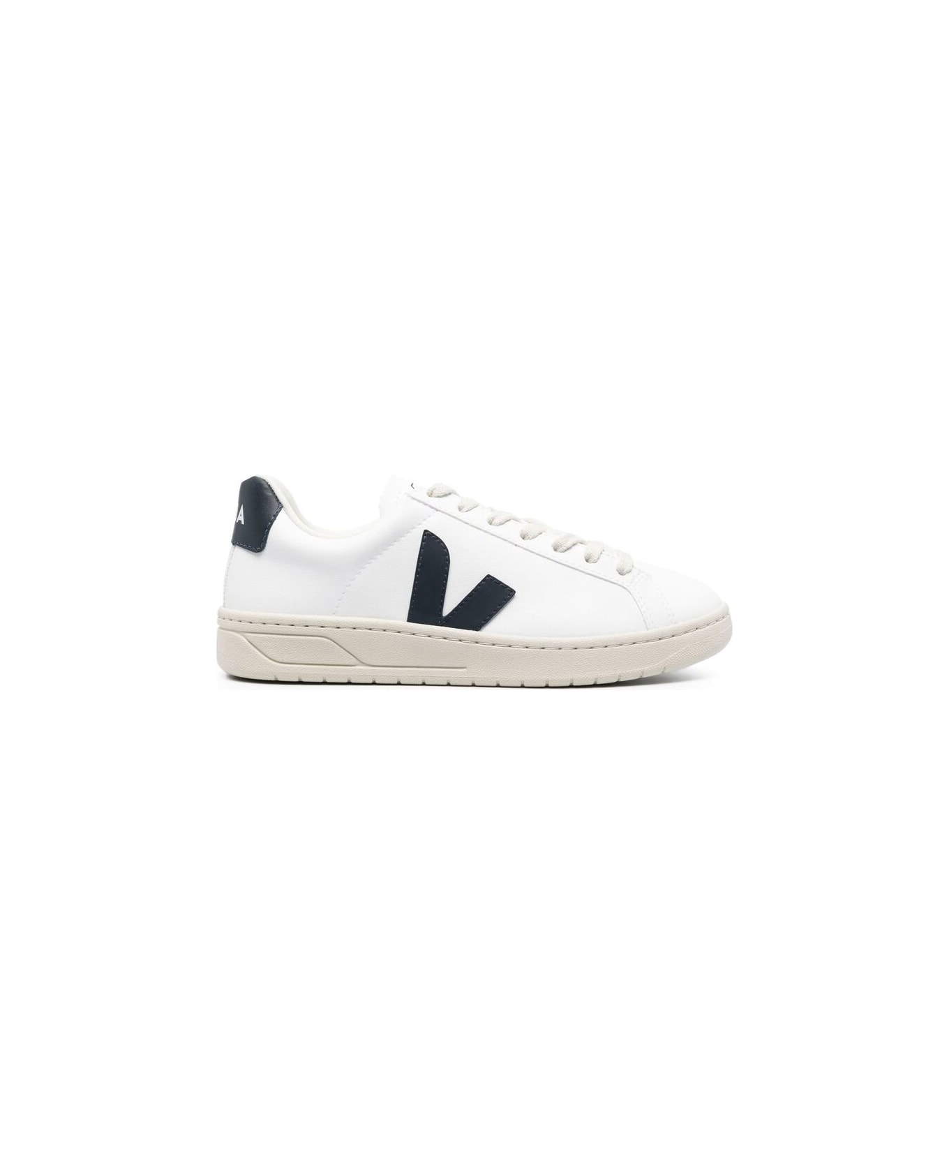 Veja Sneaker - WHITE