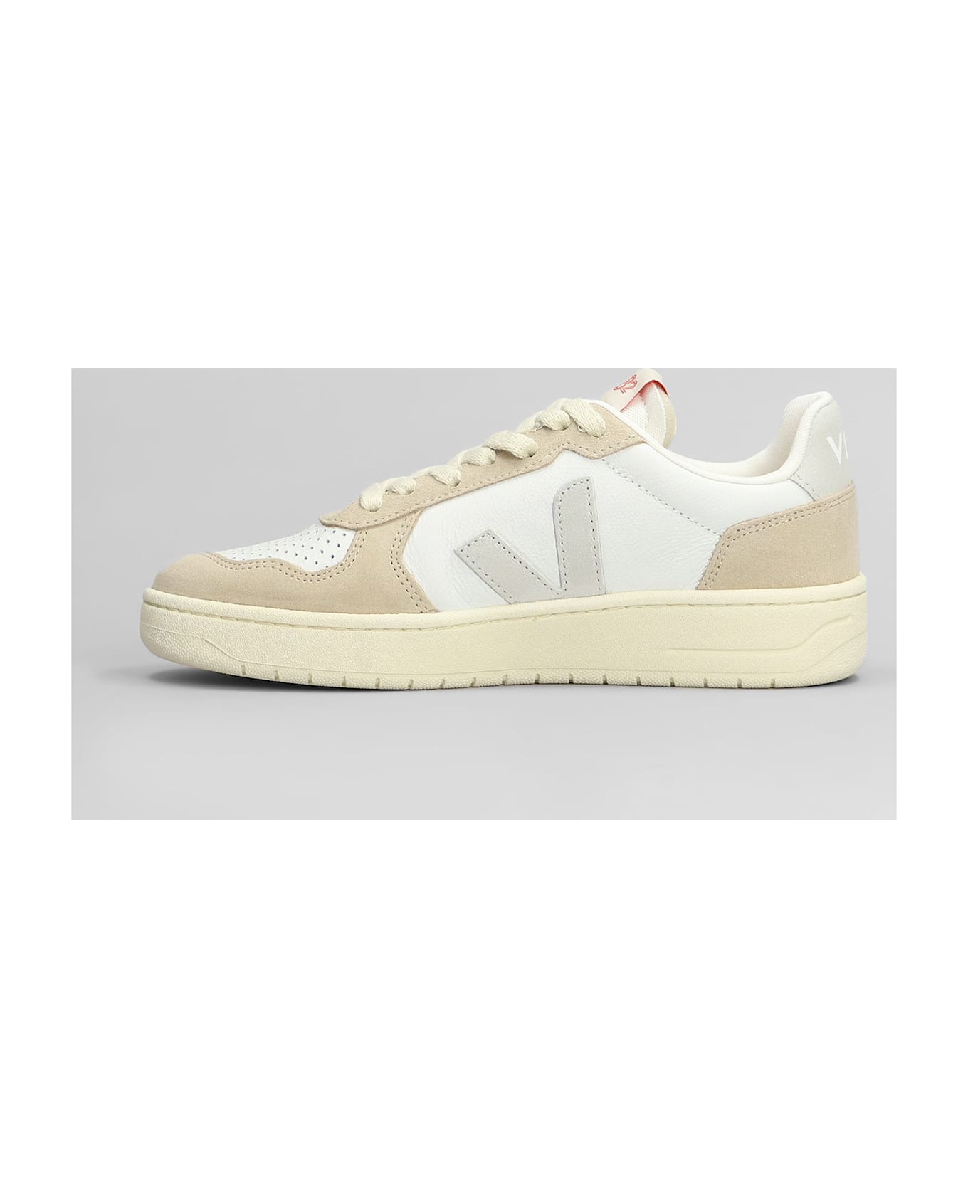 Veja V-82 Sneakers In White Suede And Leather - white
