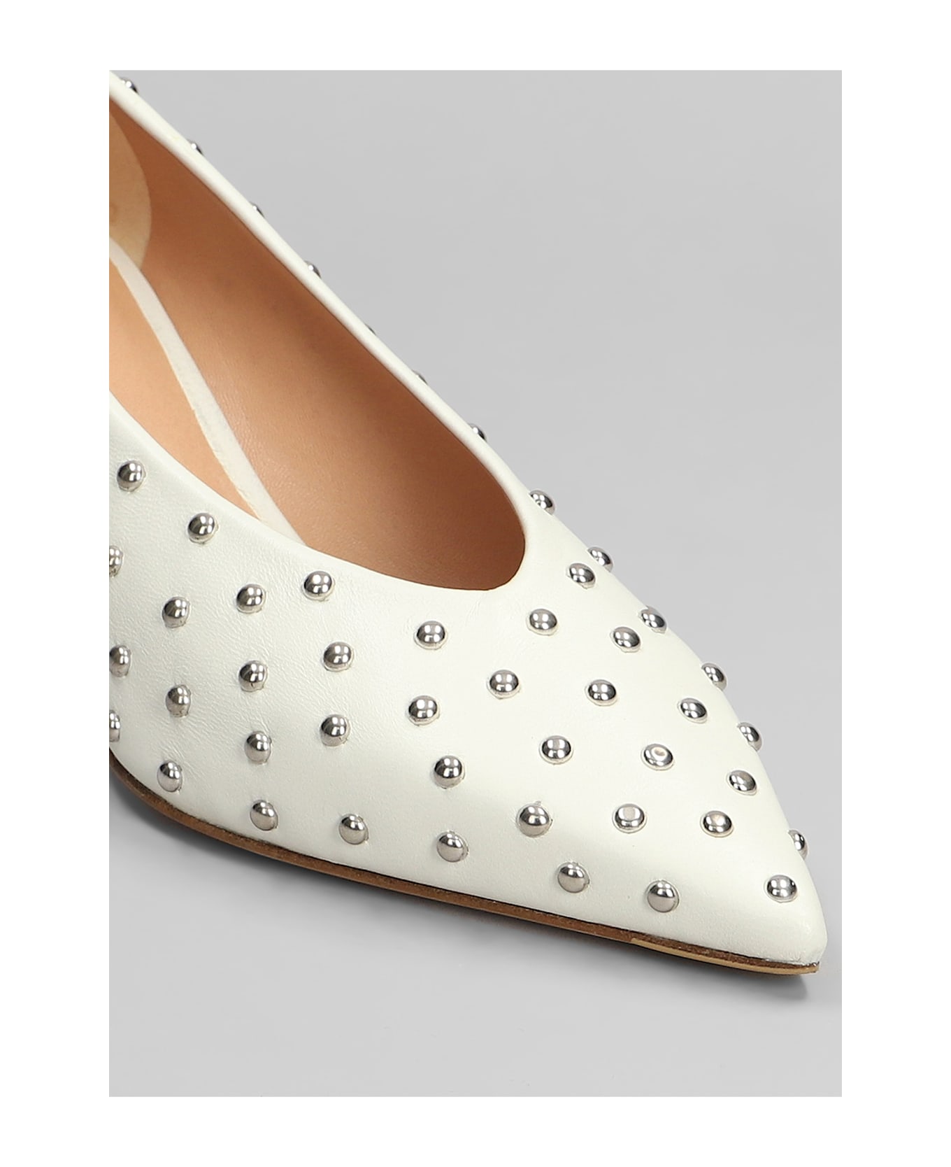 The Seller Pumps In White Leather - white