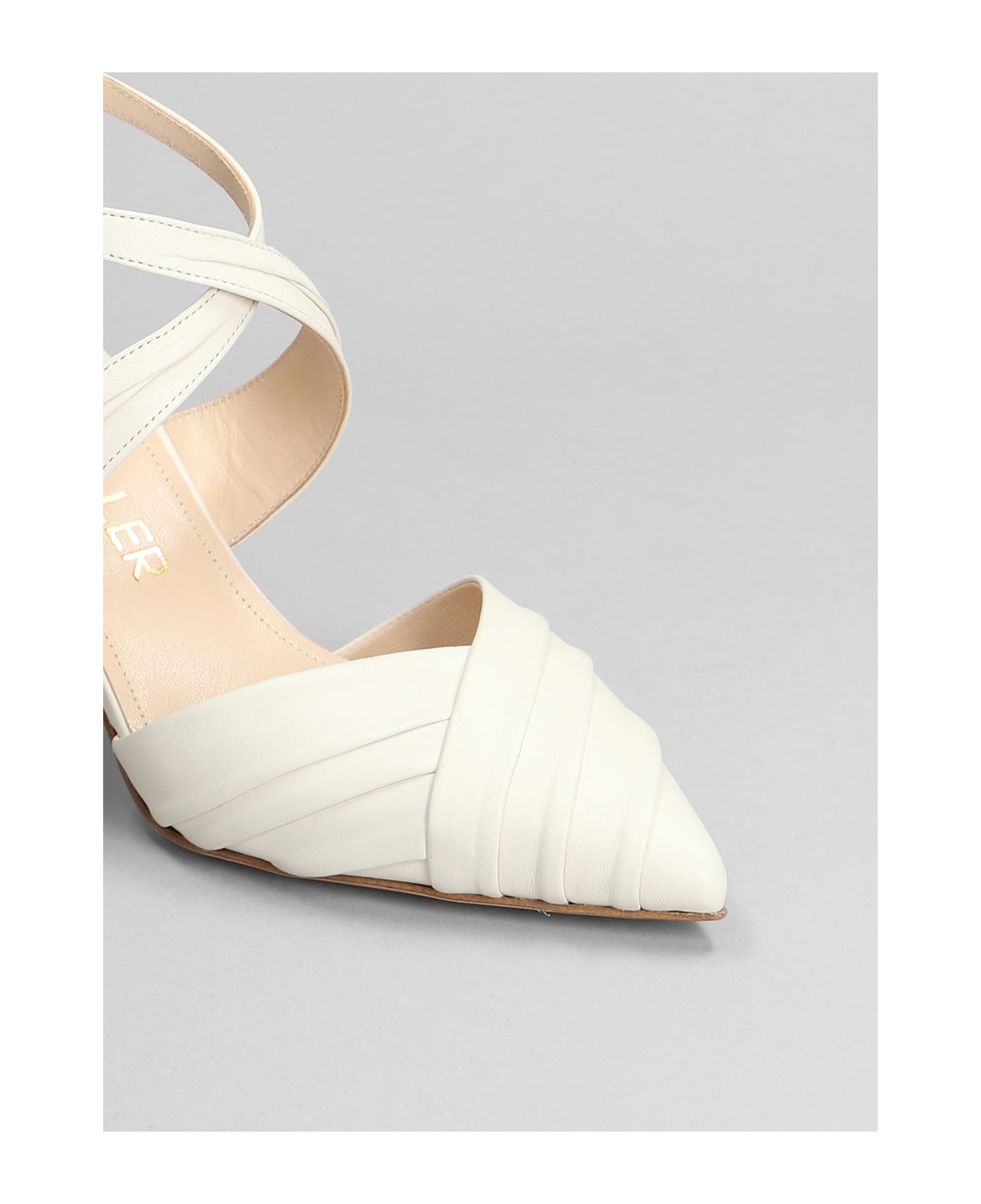 The Seller Pumps In Beige Leather - beige