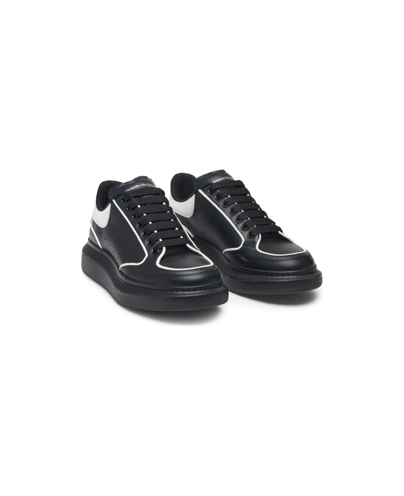 Alexander McQueen Oversized Sneakers In Black And White - Black