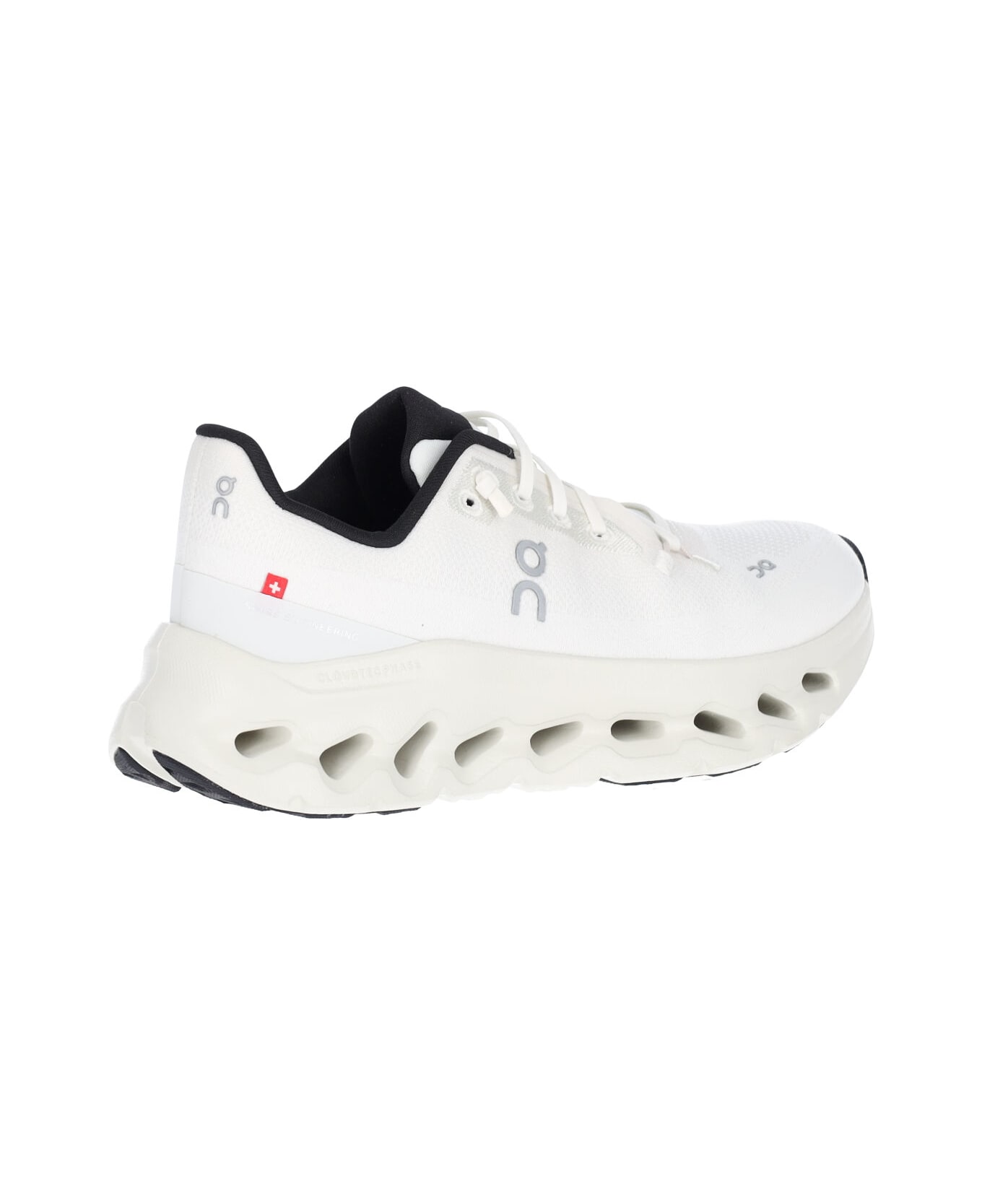ON 'cloudtilt' Sneakers - White