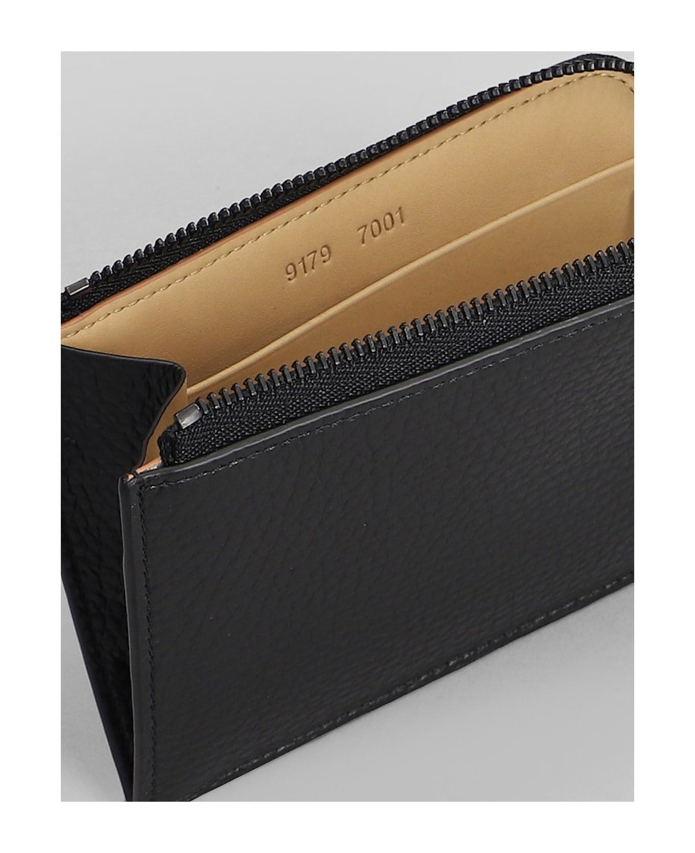 Common Projects Wallet In Black Leather - black