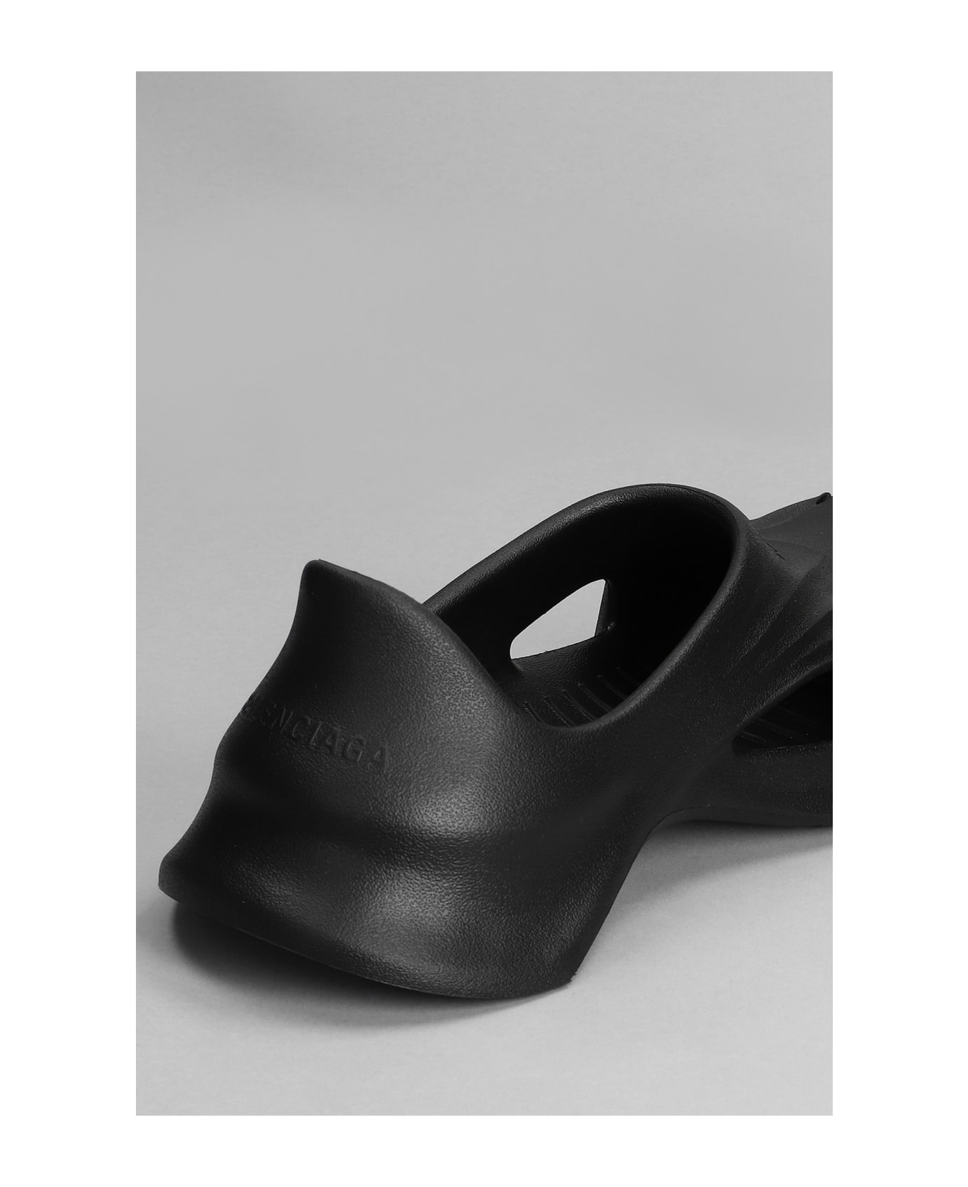 Balenciaga Mold Closed Slipper-mule In Black Rubber/plasic - black