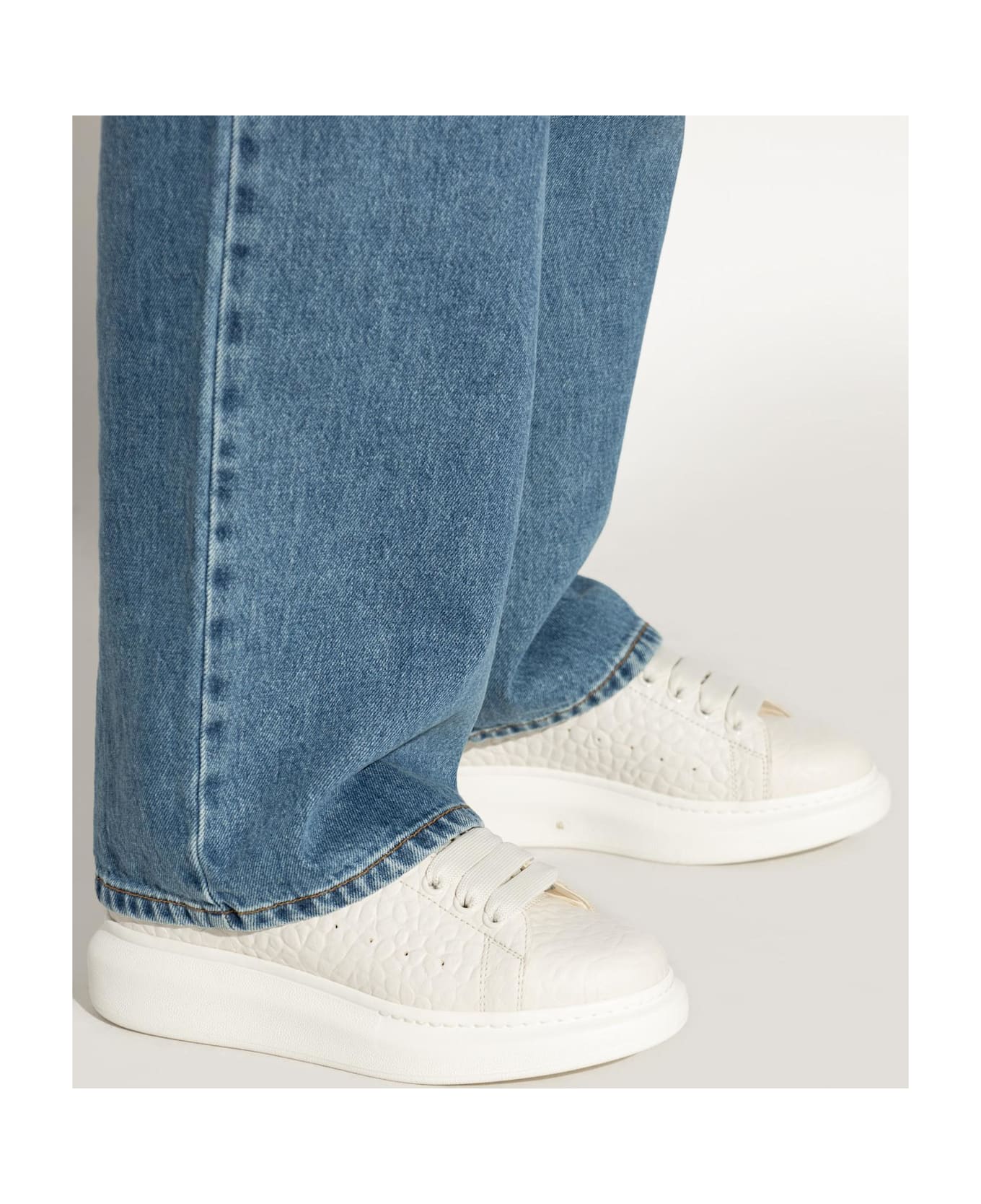 Alexander McQueen Sports Shoes With Logo - OFF WH/PATCHO/OFF WH