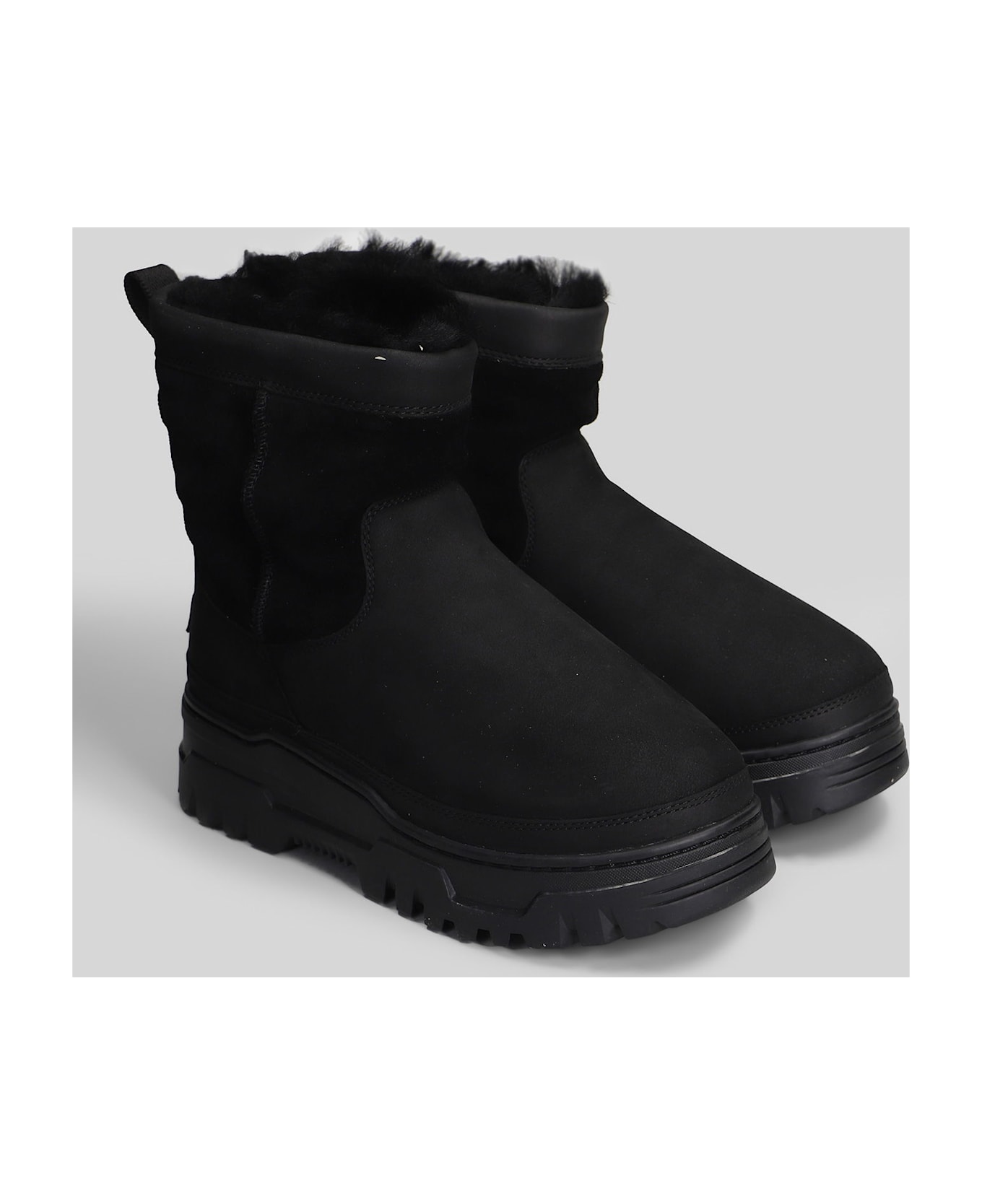 UGG Heritage Pull-on Ankle Boots In Black Suede And Leather - black