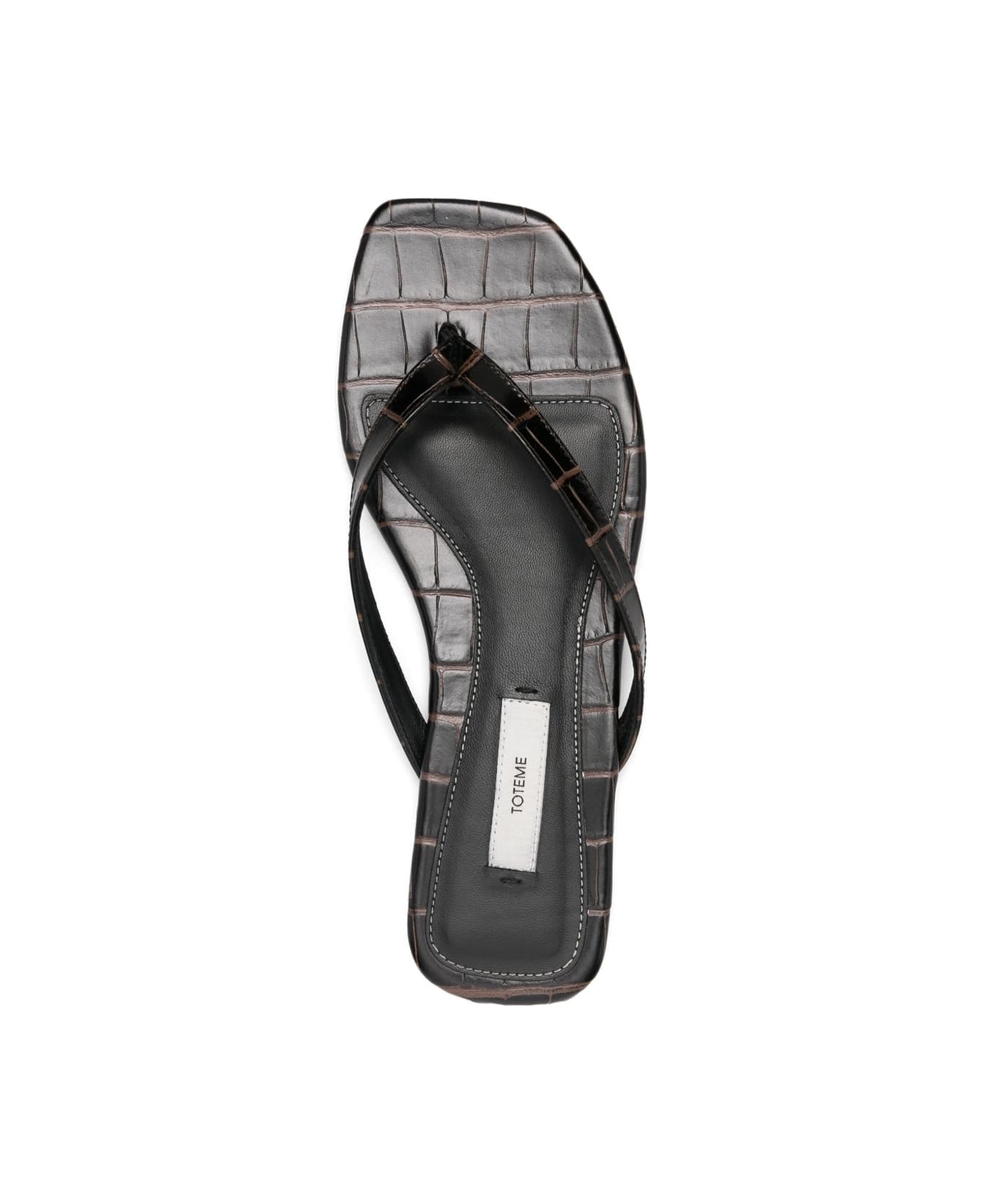 Totême Leather Thong Sandals - Brown