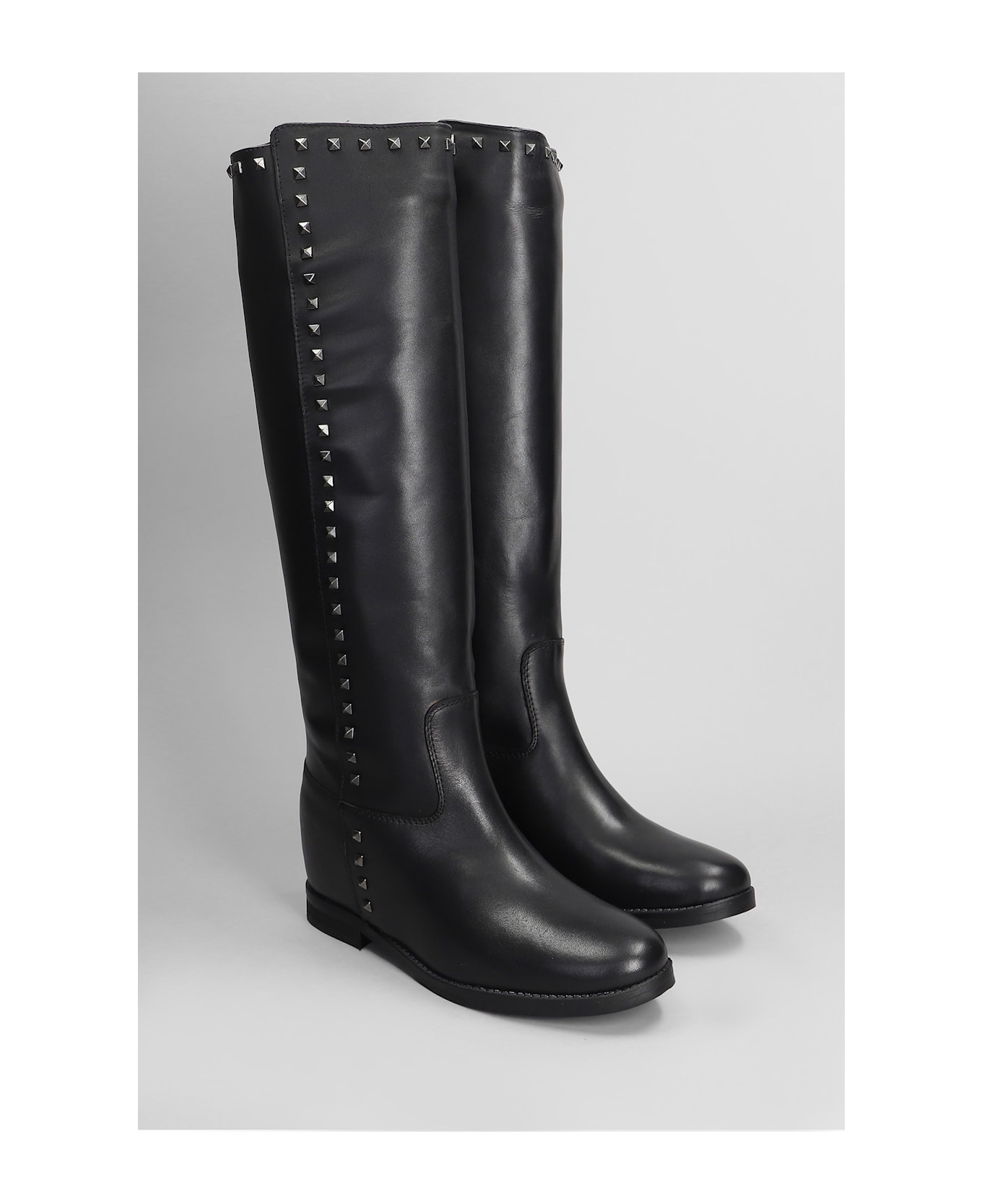 Julie Dee Low Heels Boots In Black Leather - black