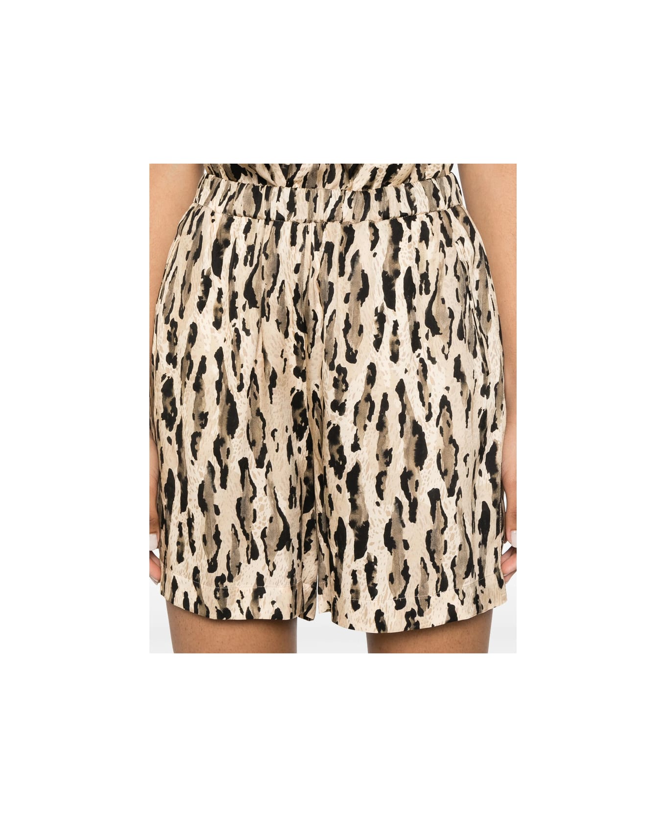 The Nina Studio Short - NEUTRALS/BLACK