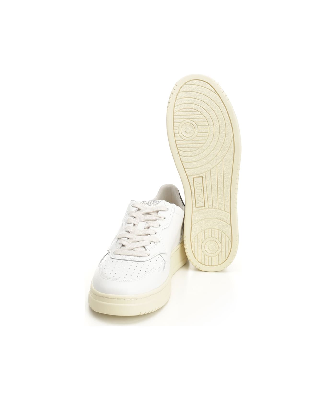 Autry 'medalist Low' Sneaker - White Black