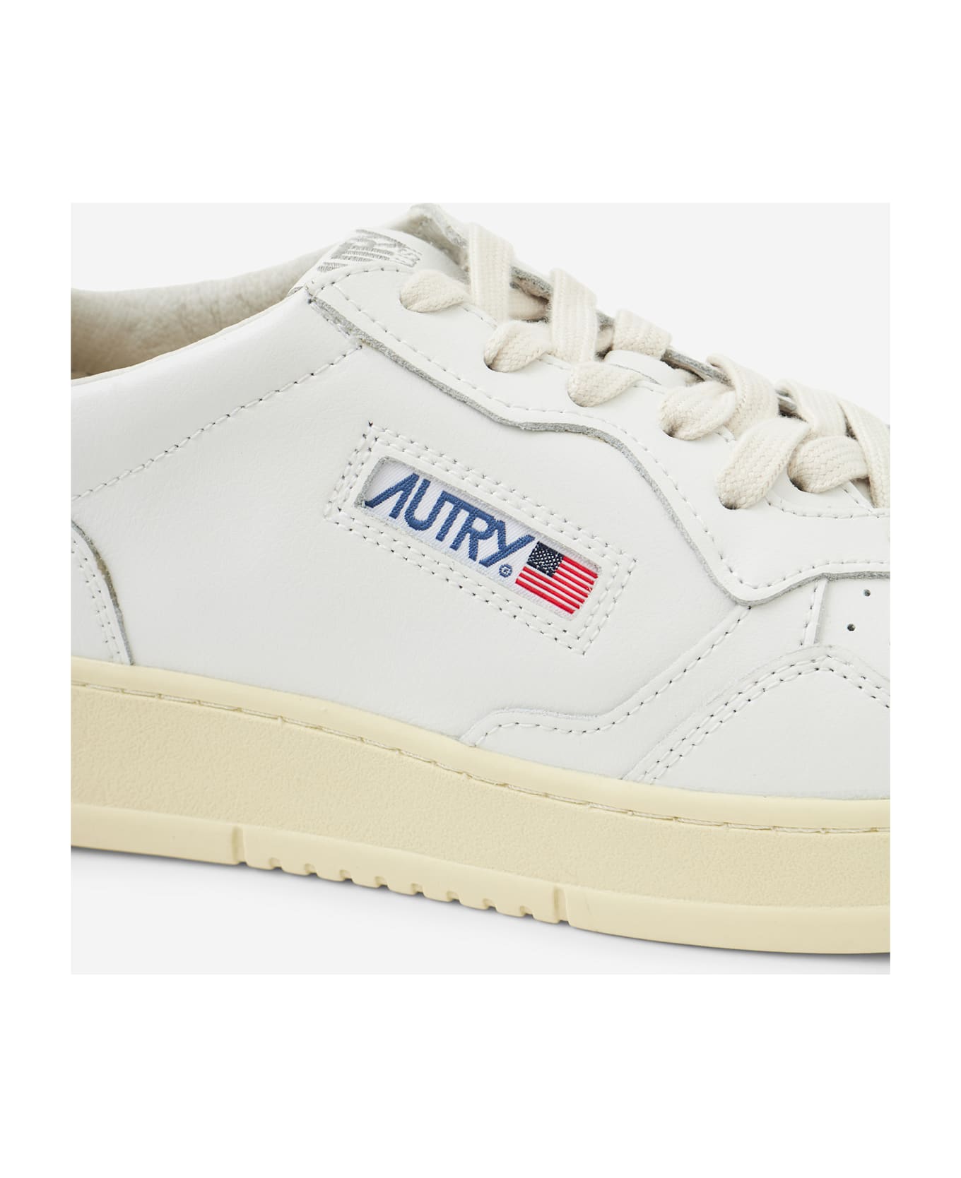 Autry 01 Low Sneakers - white