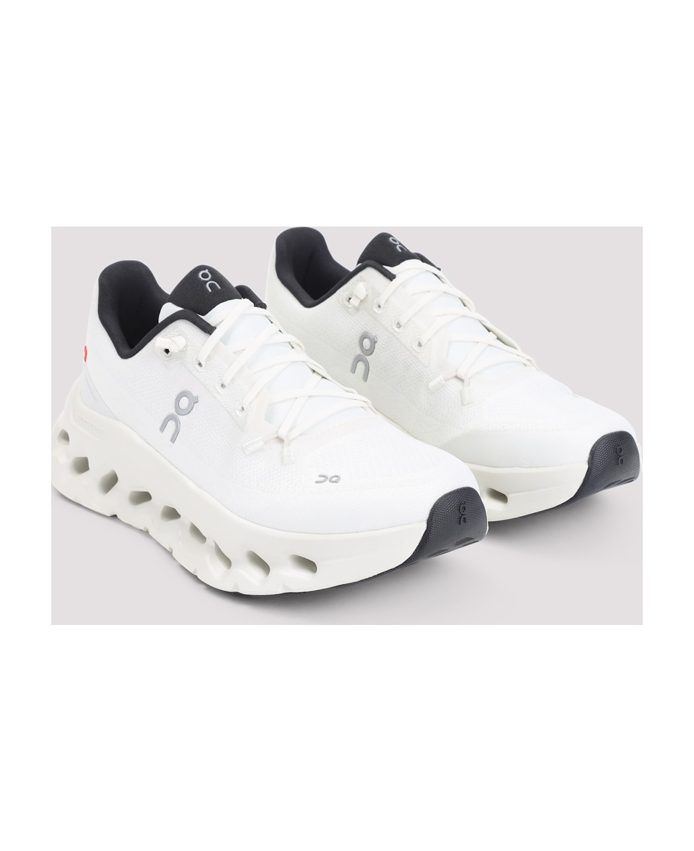 ON Cloudtilt Sneakers - Pearl Ice