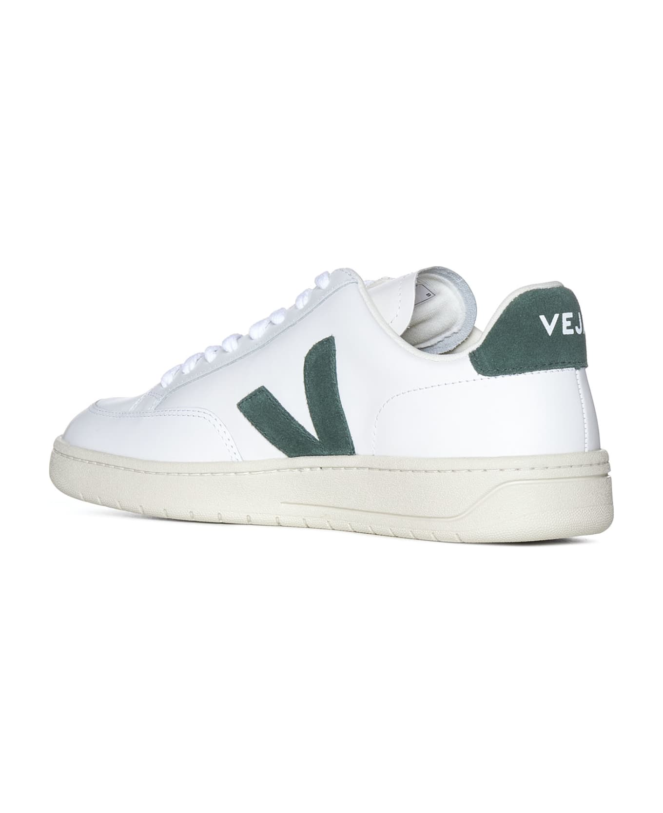 Veja Sneakers - Extra white cyprus