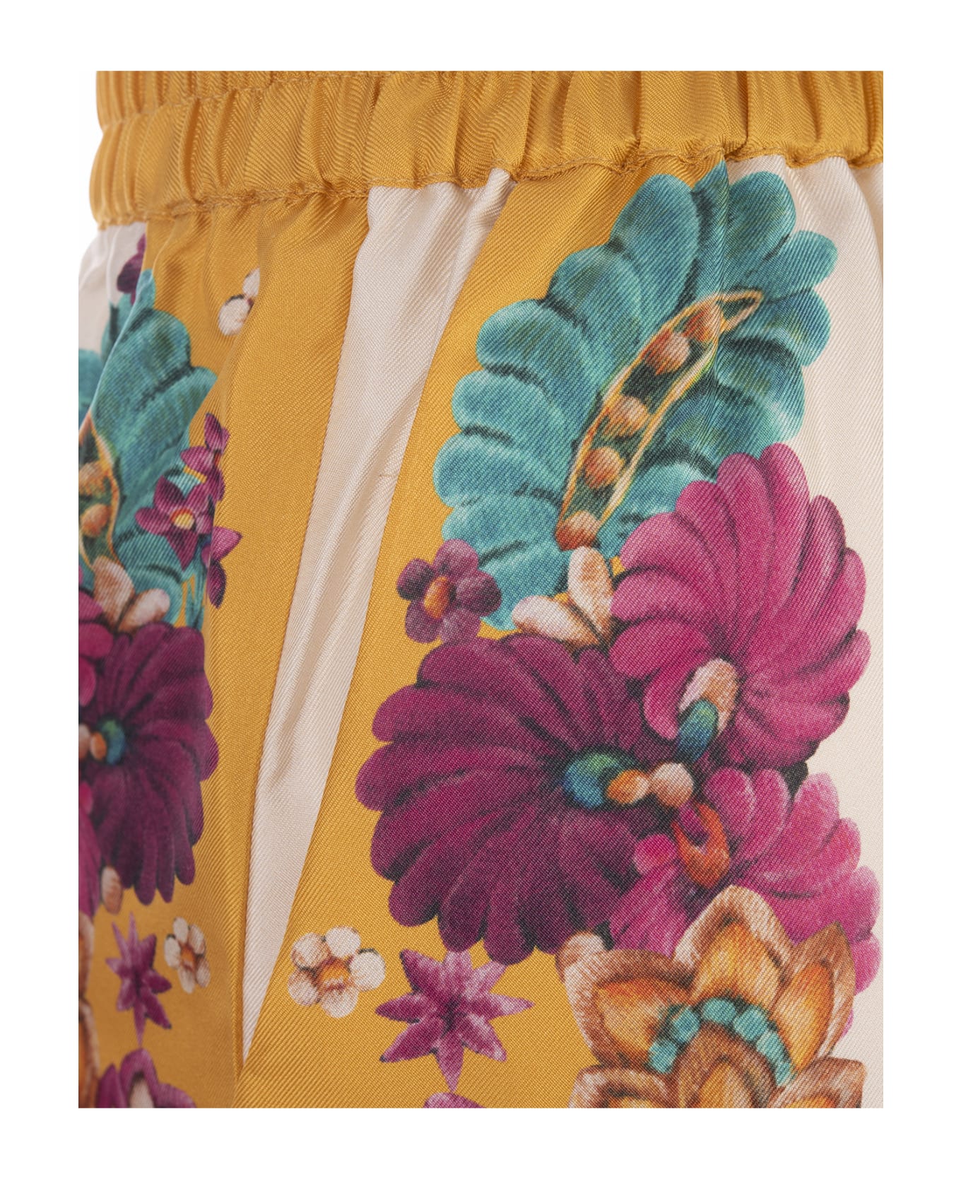 La DoubleJ Zodiac Placée Marigold Pull-up Shorts - Multicolour ショートパンツ