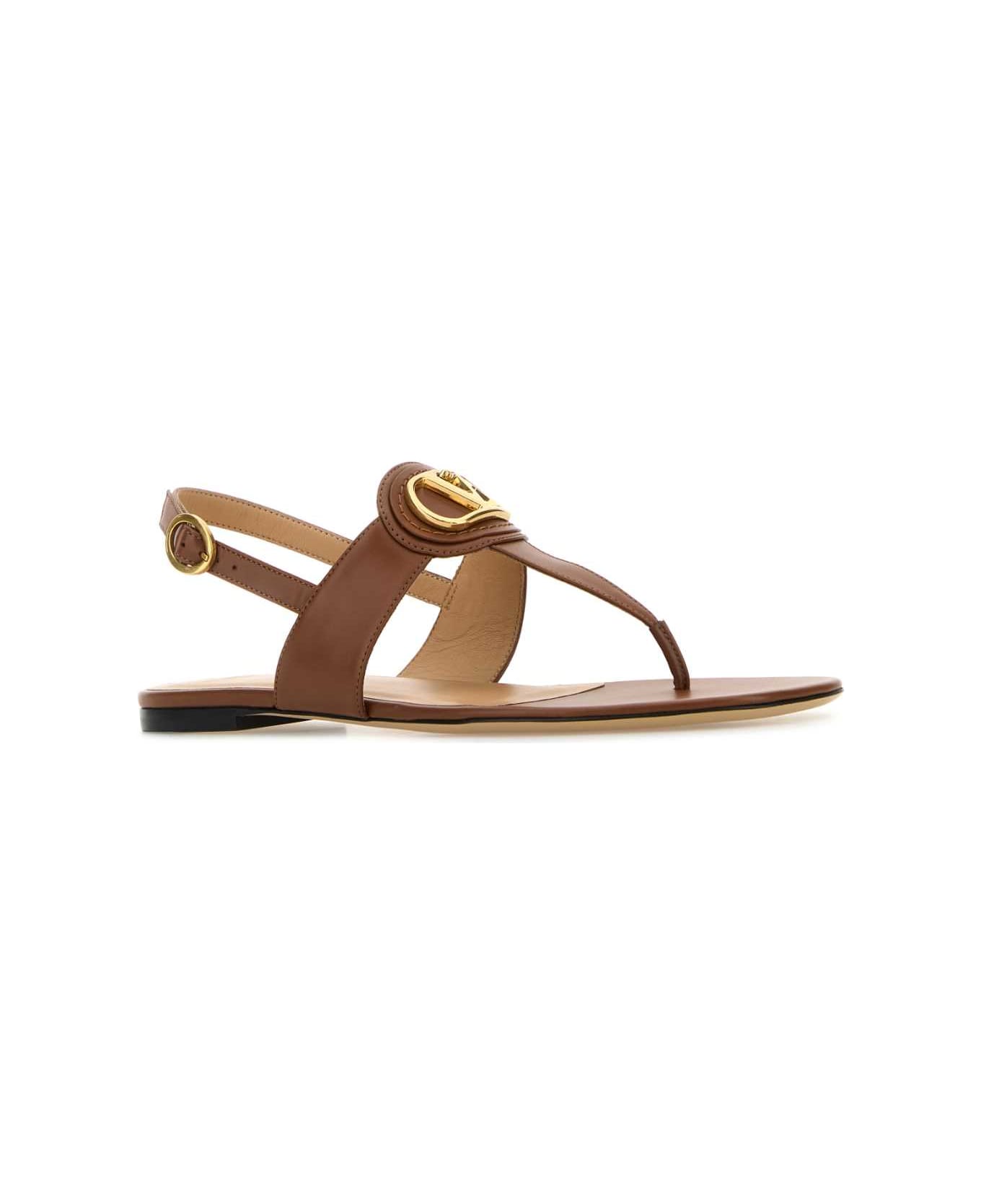 Valentino Garavani Brown Leather Vlogo Thong Sandals - TOBACCO