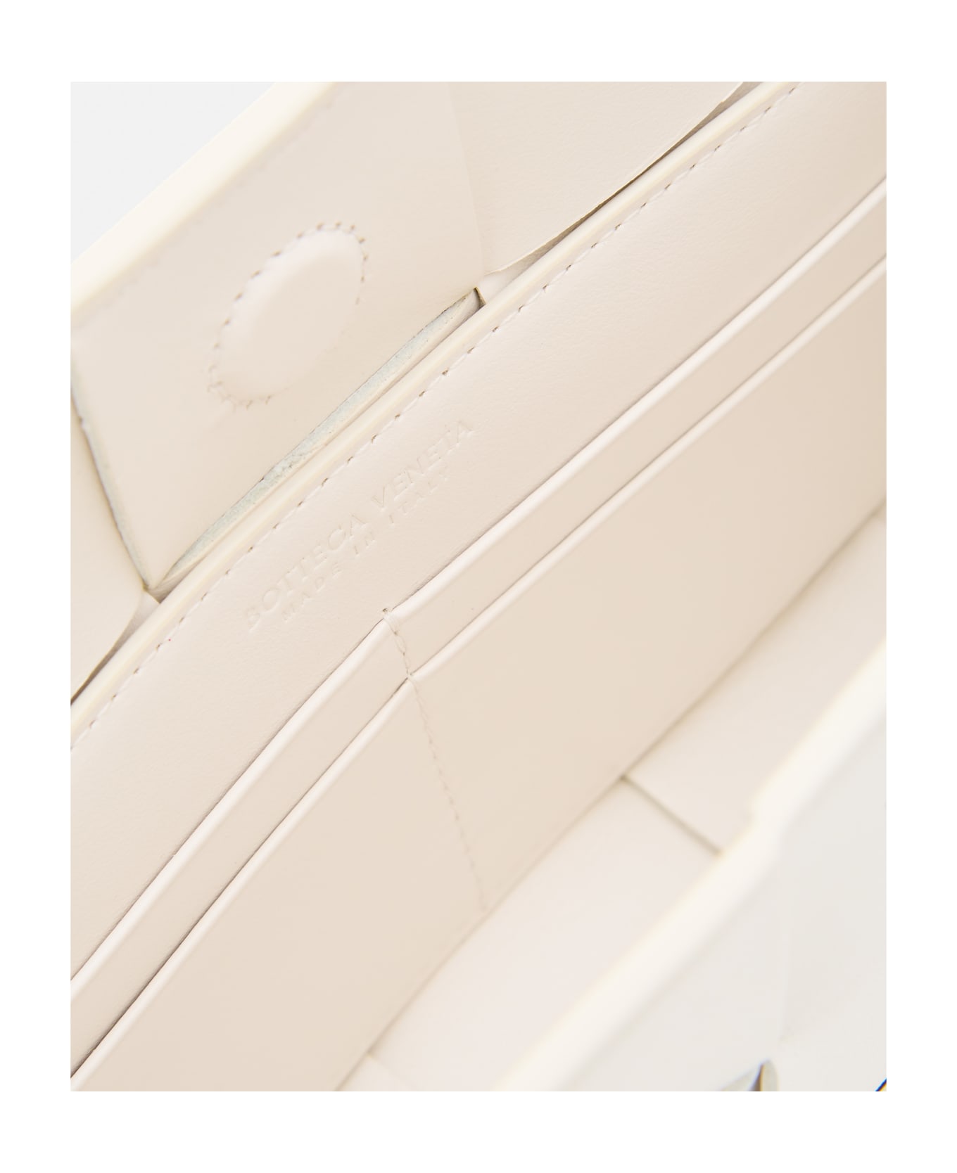Bottega Veneta Cassette Pouch W/ Strap Leather Shoulder Bag - White
