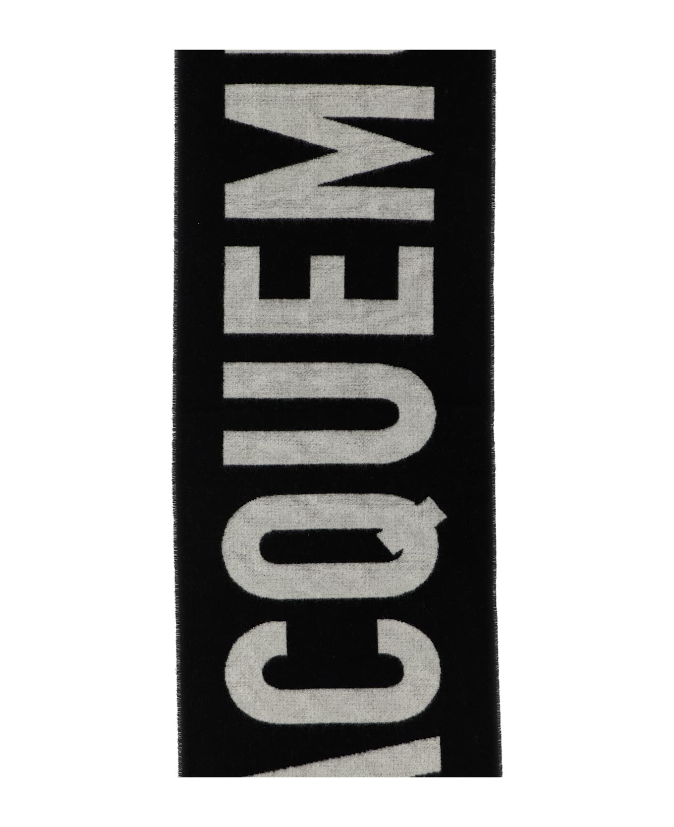 Jacquemus 
l
echarpe Jacquemus
 Scarf - Black  