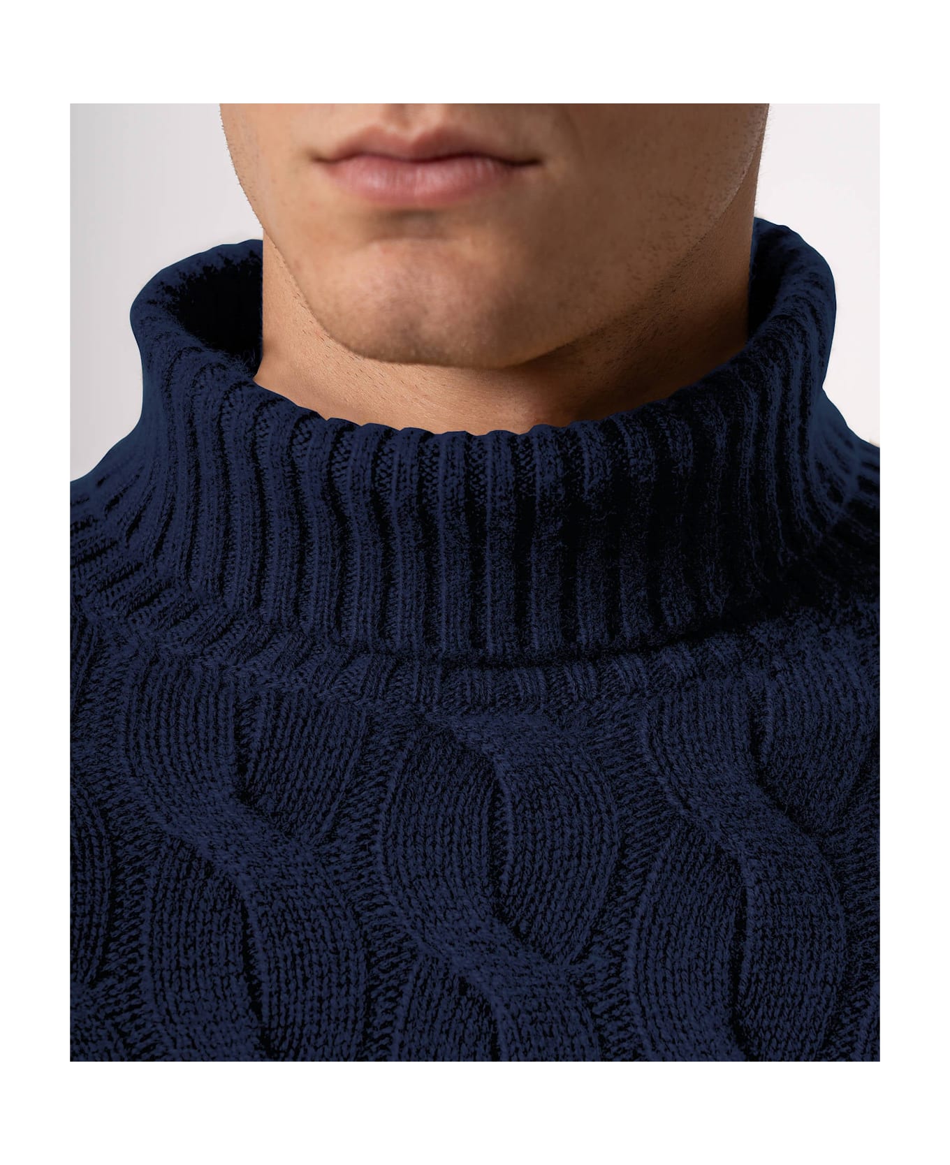 Larusmiani Turtleneck Sweater Col Du Pillon Sweater - Blue