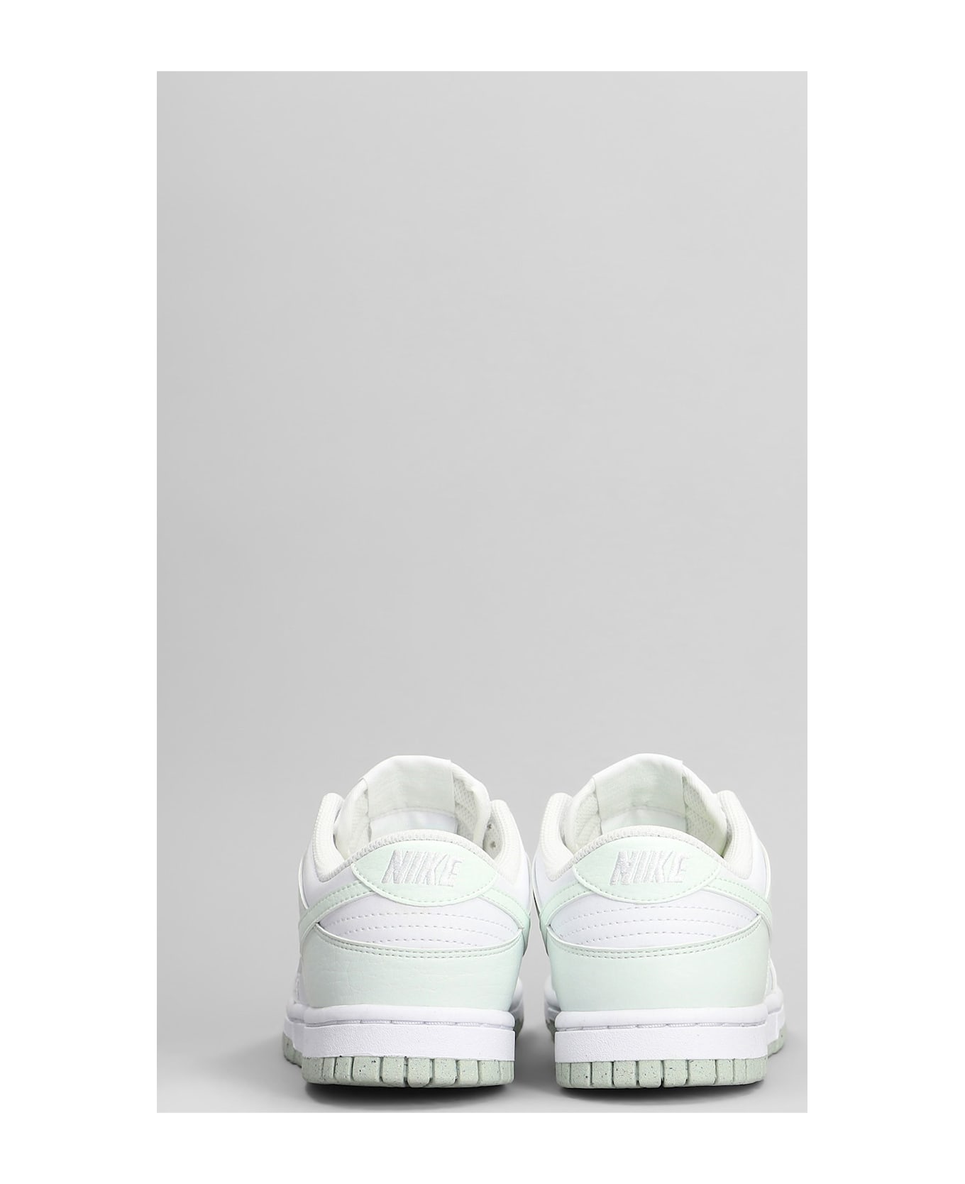 Nike Dunk Low Next Nature Sneakers In Green Leather - green