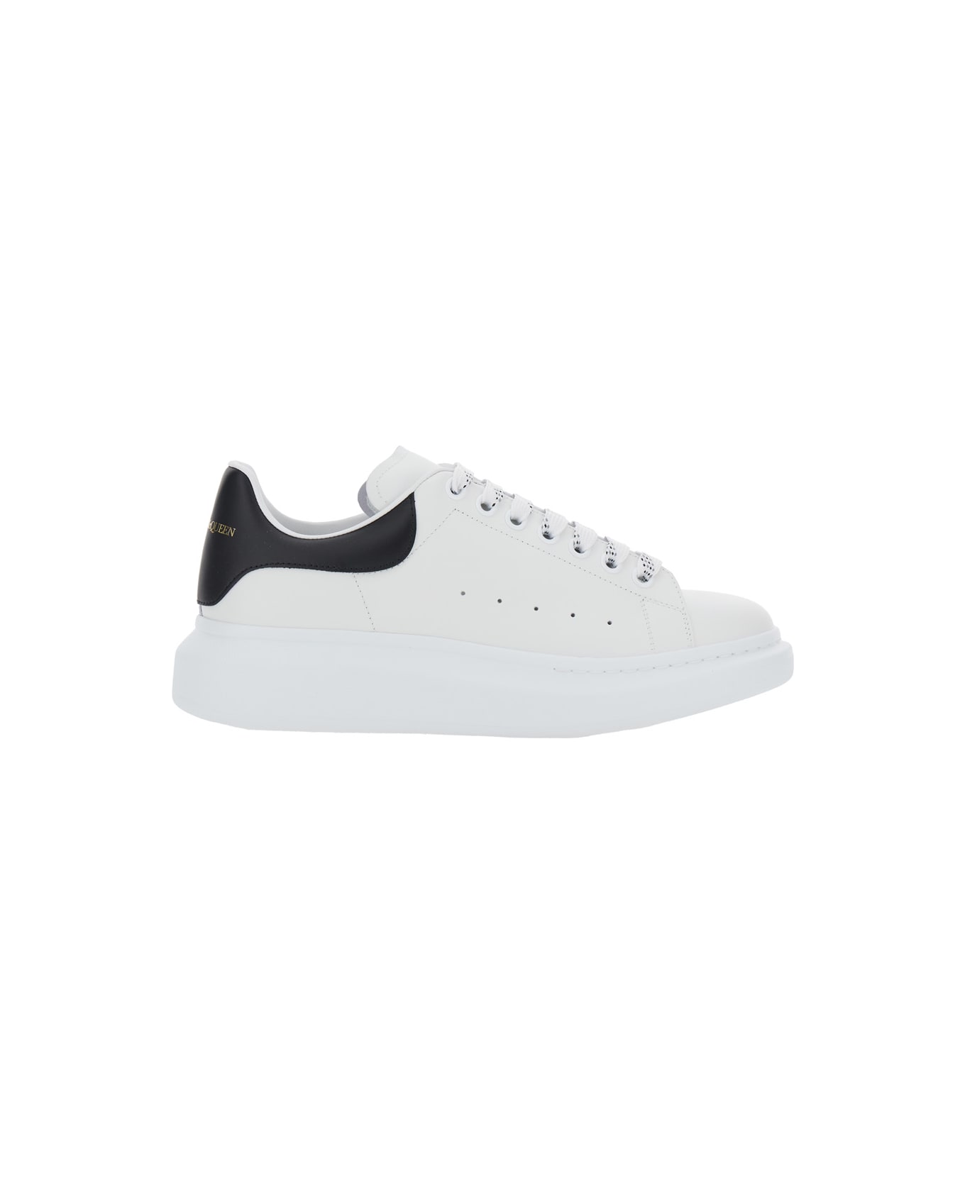 Alexander McQueen Black And White Low Top Sneakers With Logo Lettering On Tongue And Contrasting Heel In Leather Man - White/black