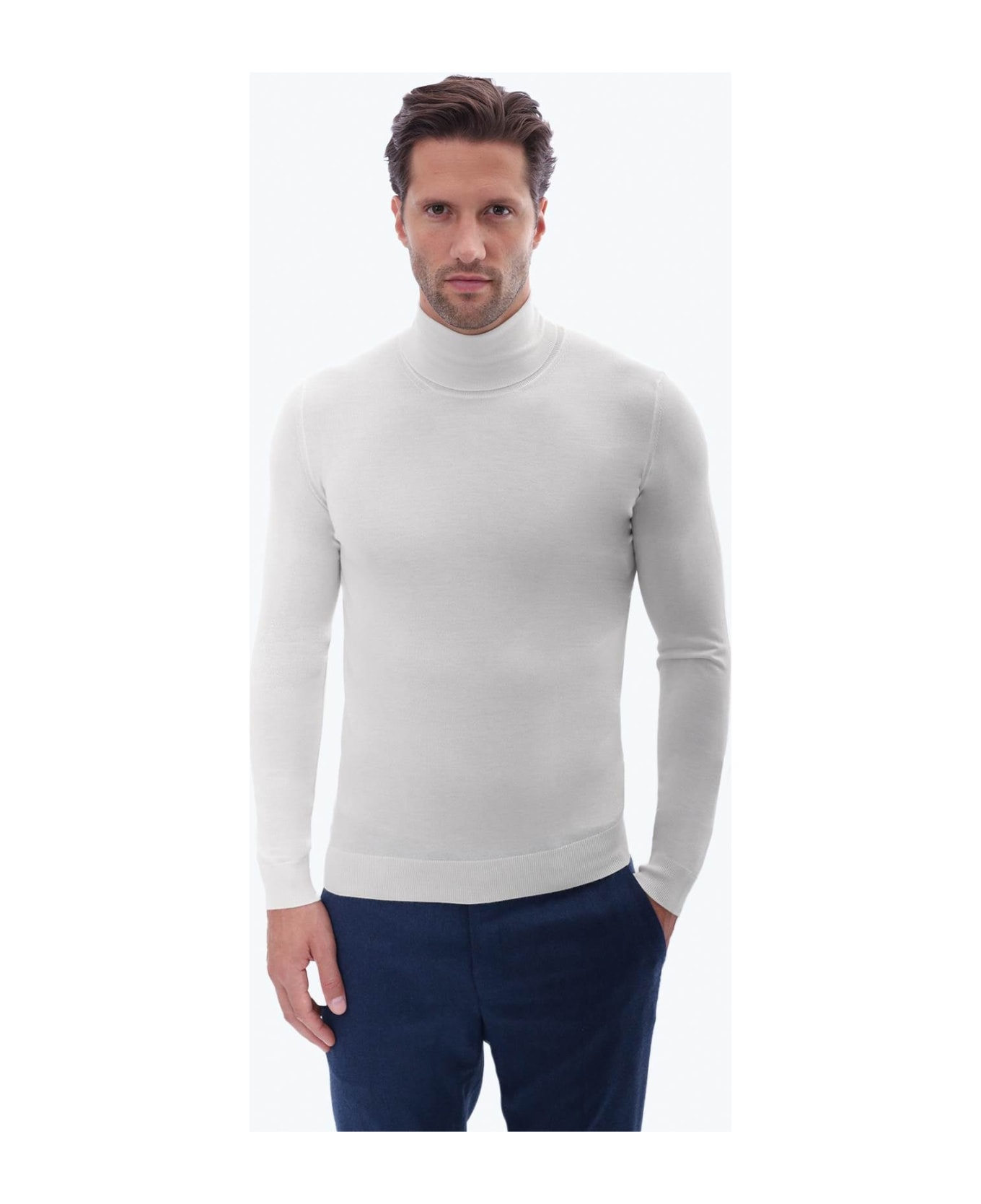 Larusmiani Turtleneck Sweater Pullman Sweater - White