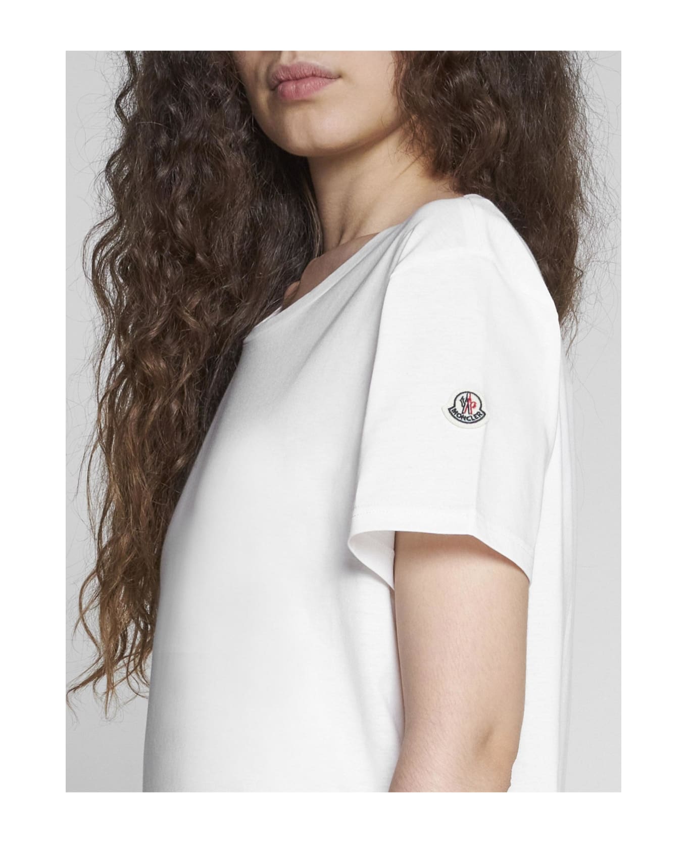 Moncler Logo-patch Cotton T-shirt - White Tシャツ
