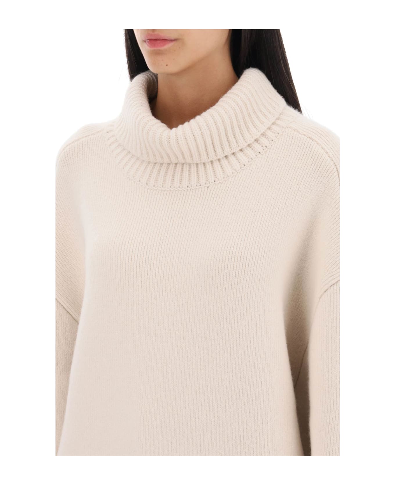 Khaite 'landen' Oversized Funnel-neck Sweater - MAGNOLIA (White) ニットウェア