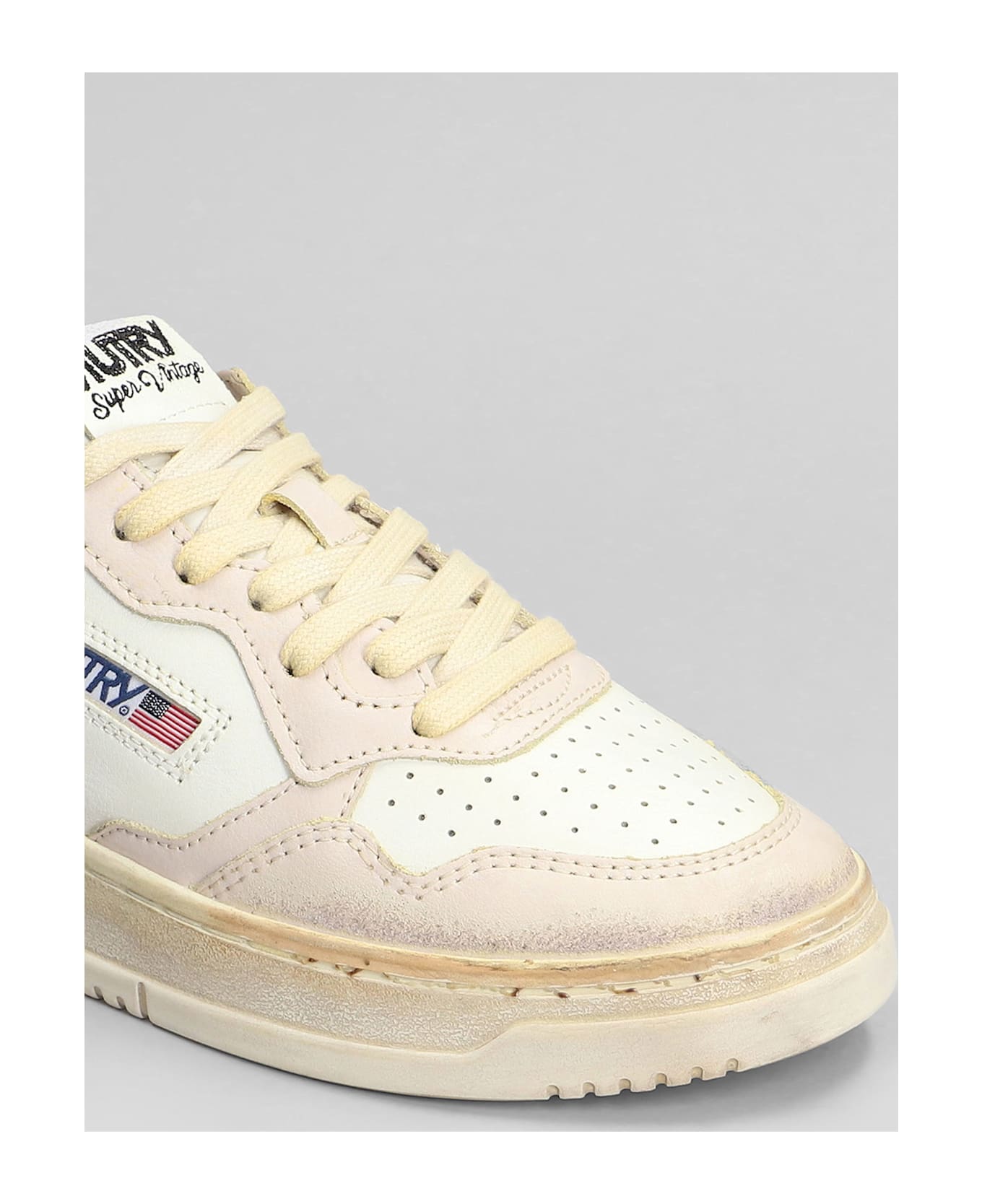 Autry Sup Vint Low Sneakers In White Leather - white