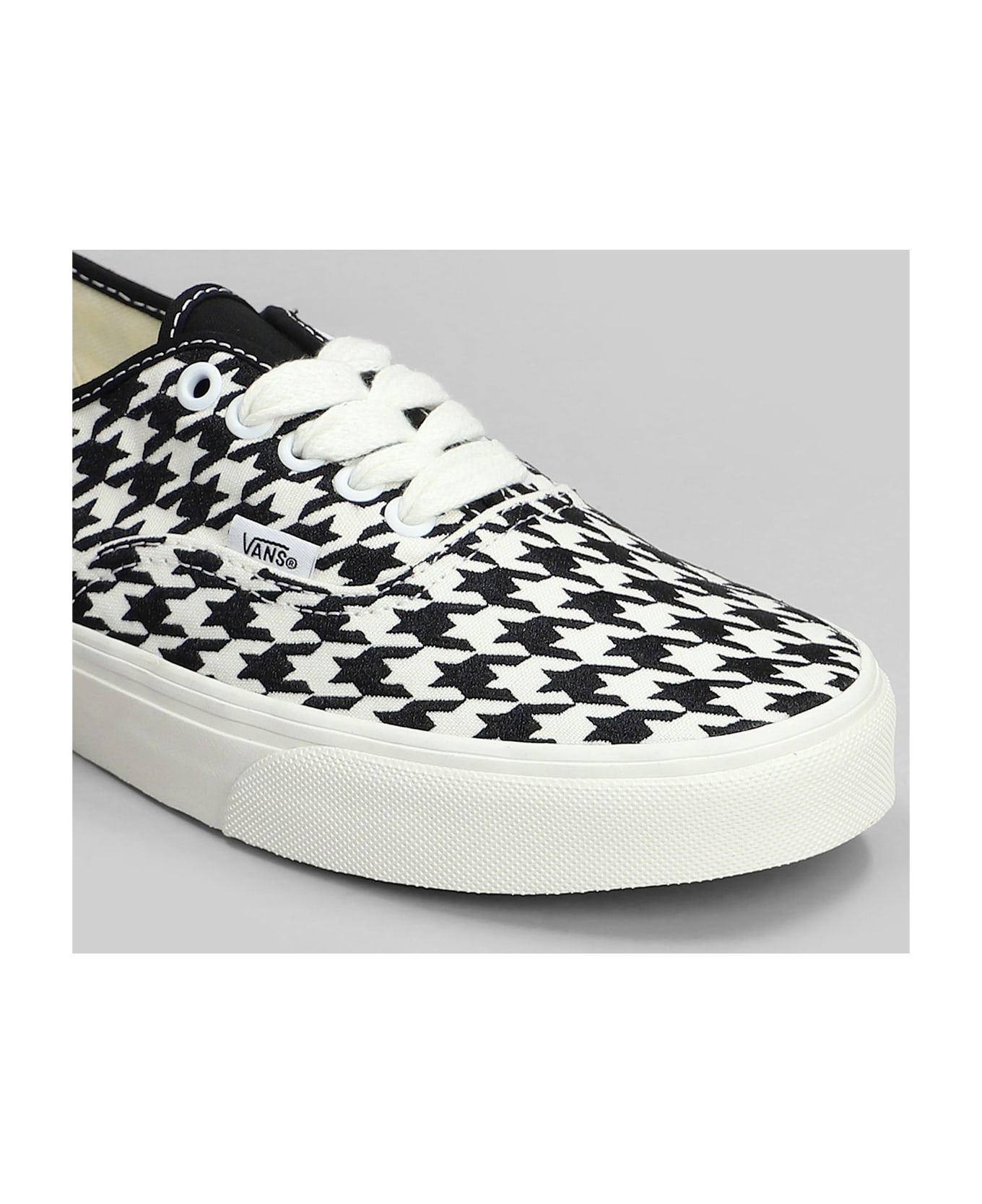 Vans Authentic Sneakers In White Fabric - white