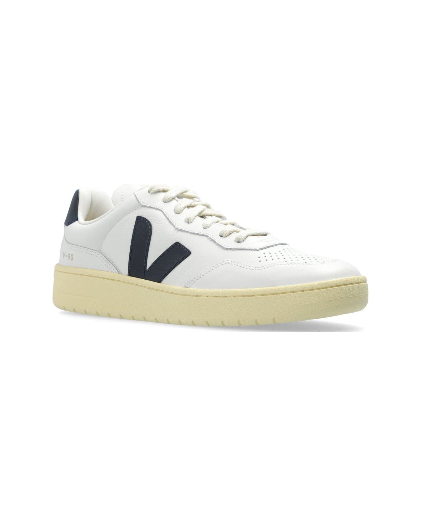Veja V90 Low-top Sneakers - WHITE