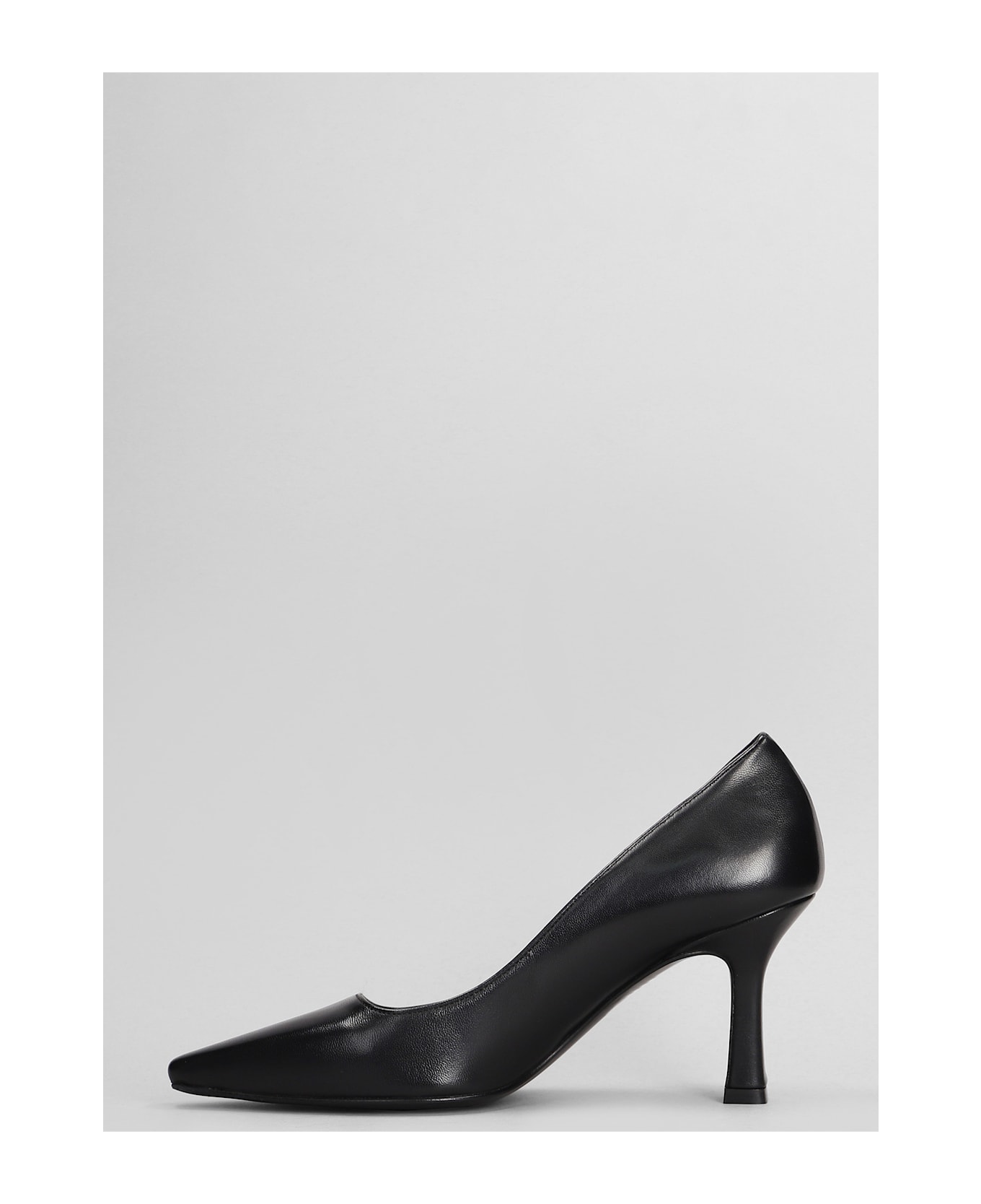 Julie Dee Pumps In Black Leather - black