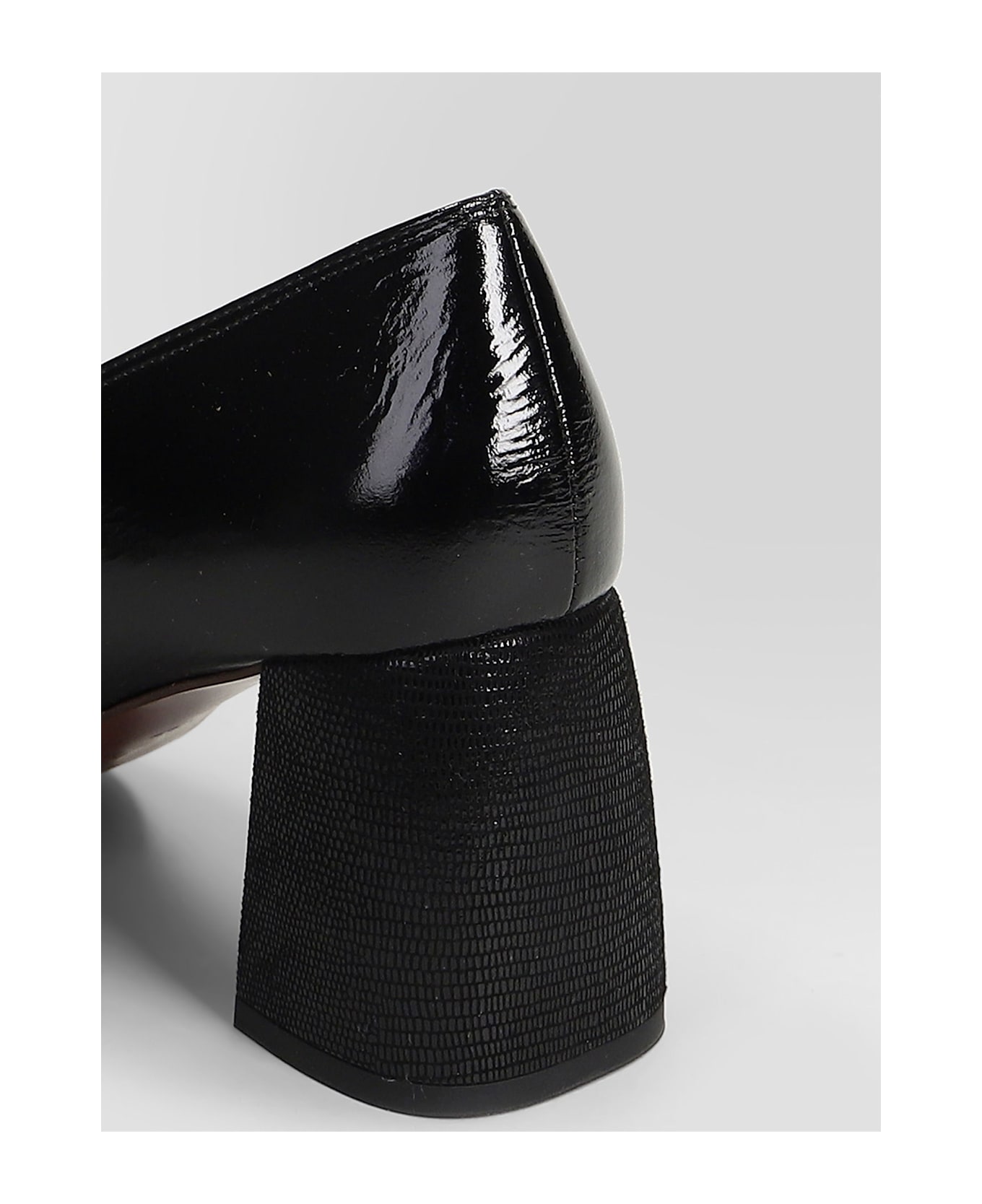 Chie Mihara Sybro Pumps In Black Leather - black