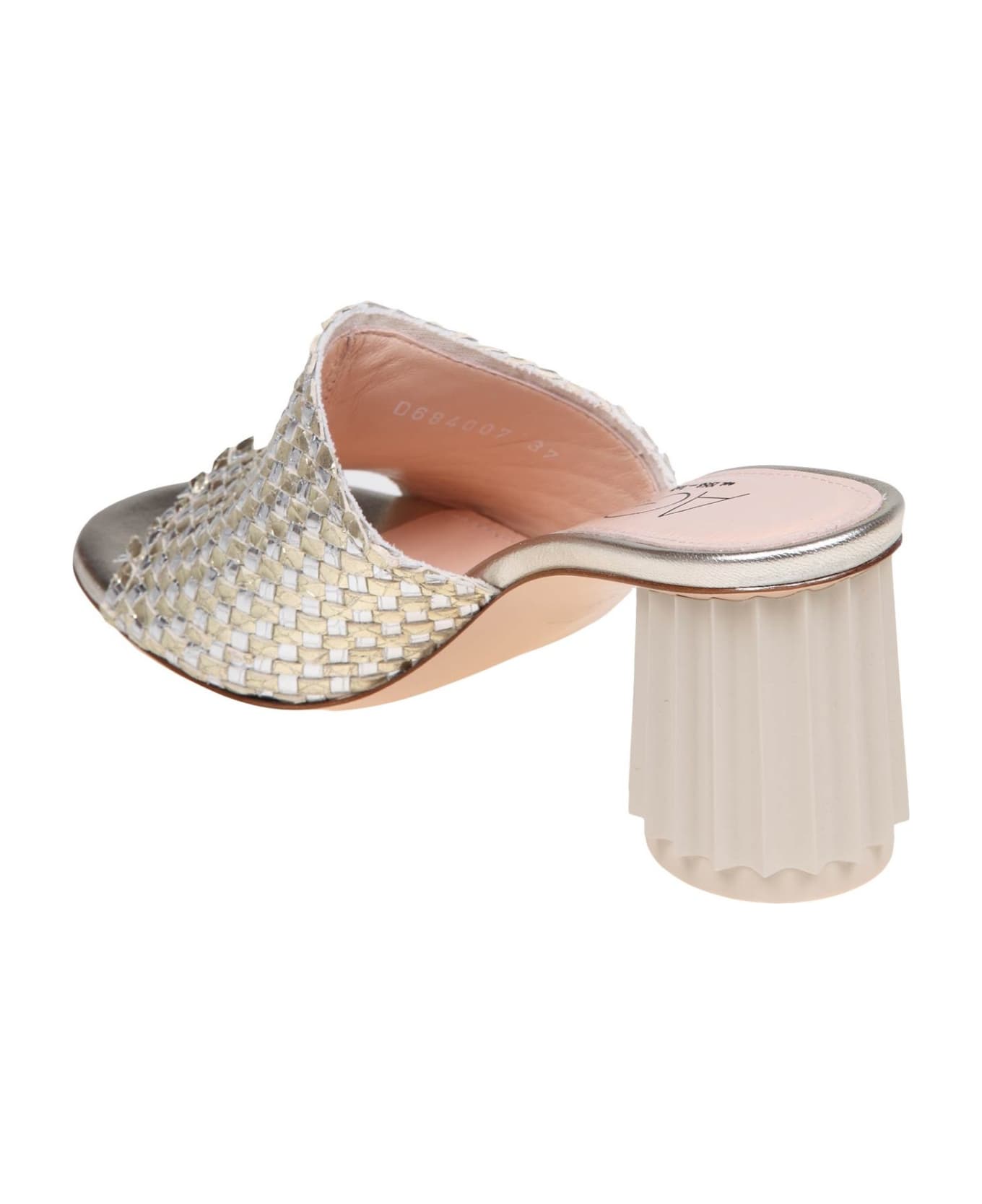 AGL Dorica Slides In Silver And Gold Woven Leather - Silver サンダル