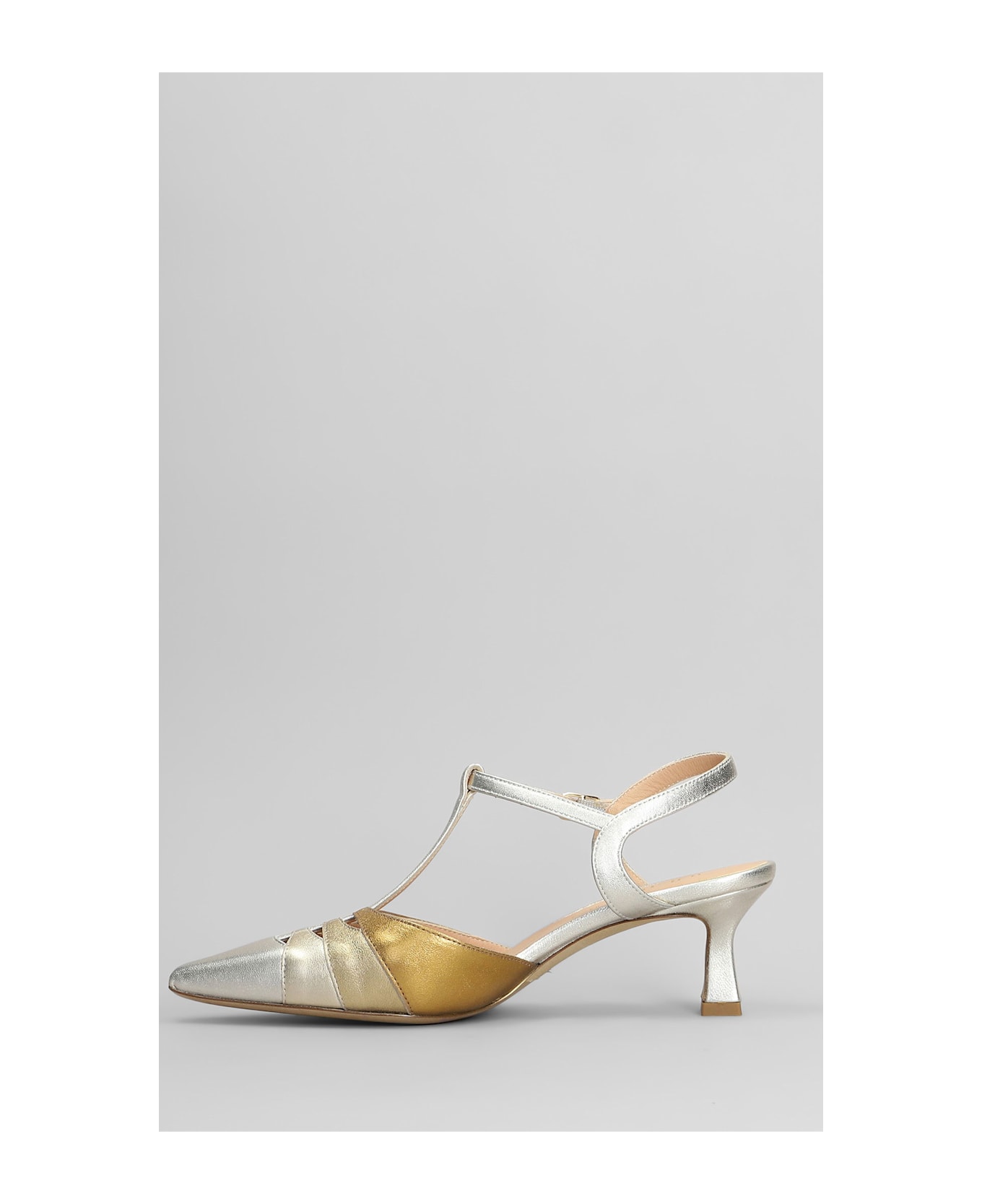 Julie Dee Pumps In Platinum Leather - platinum