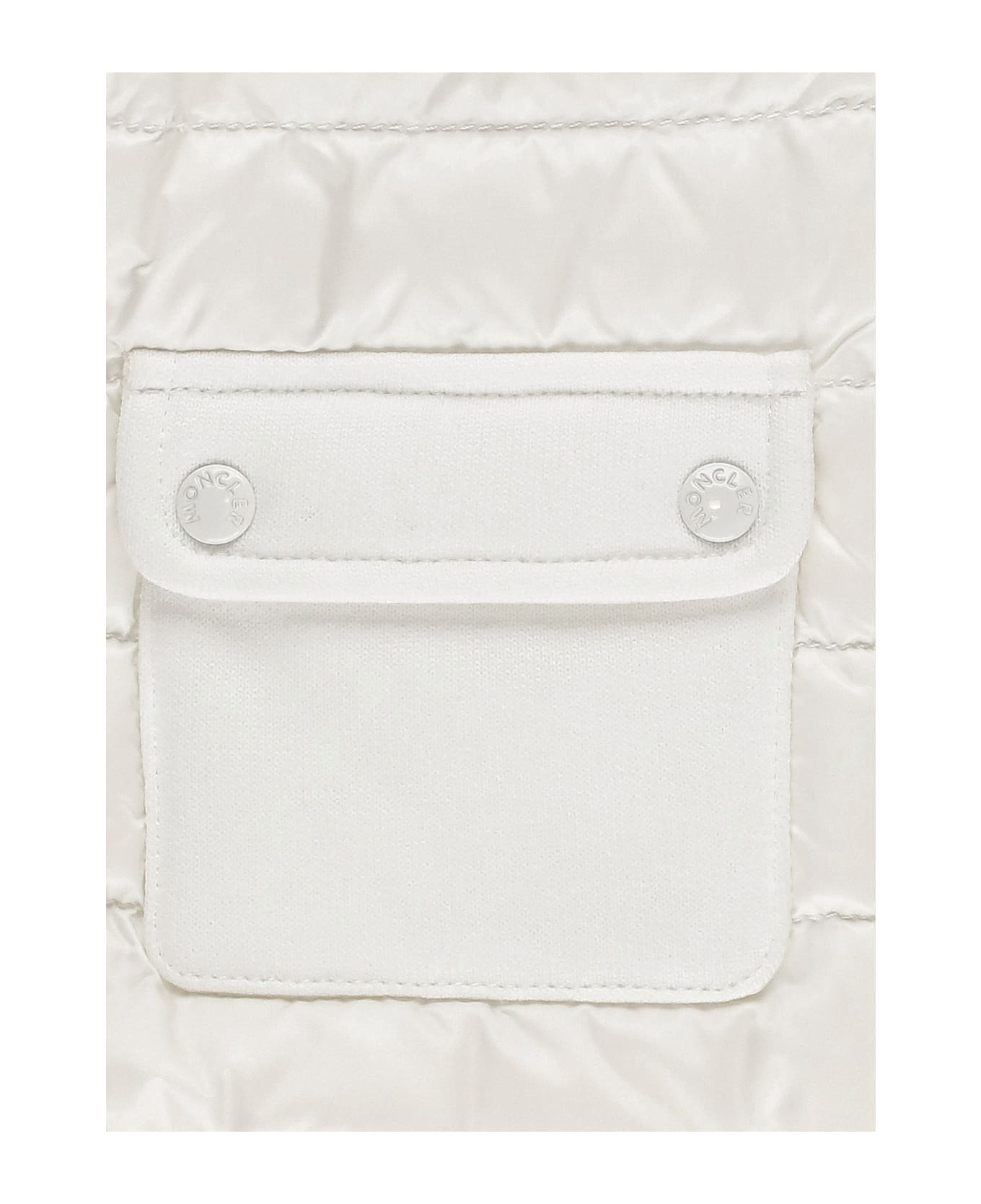 Moncler Padded Jacket With Logo - White ニットウェア＆スウェットシャツ