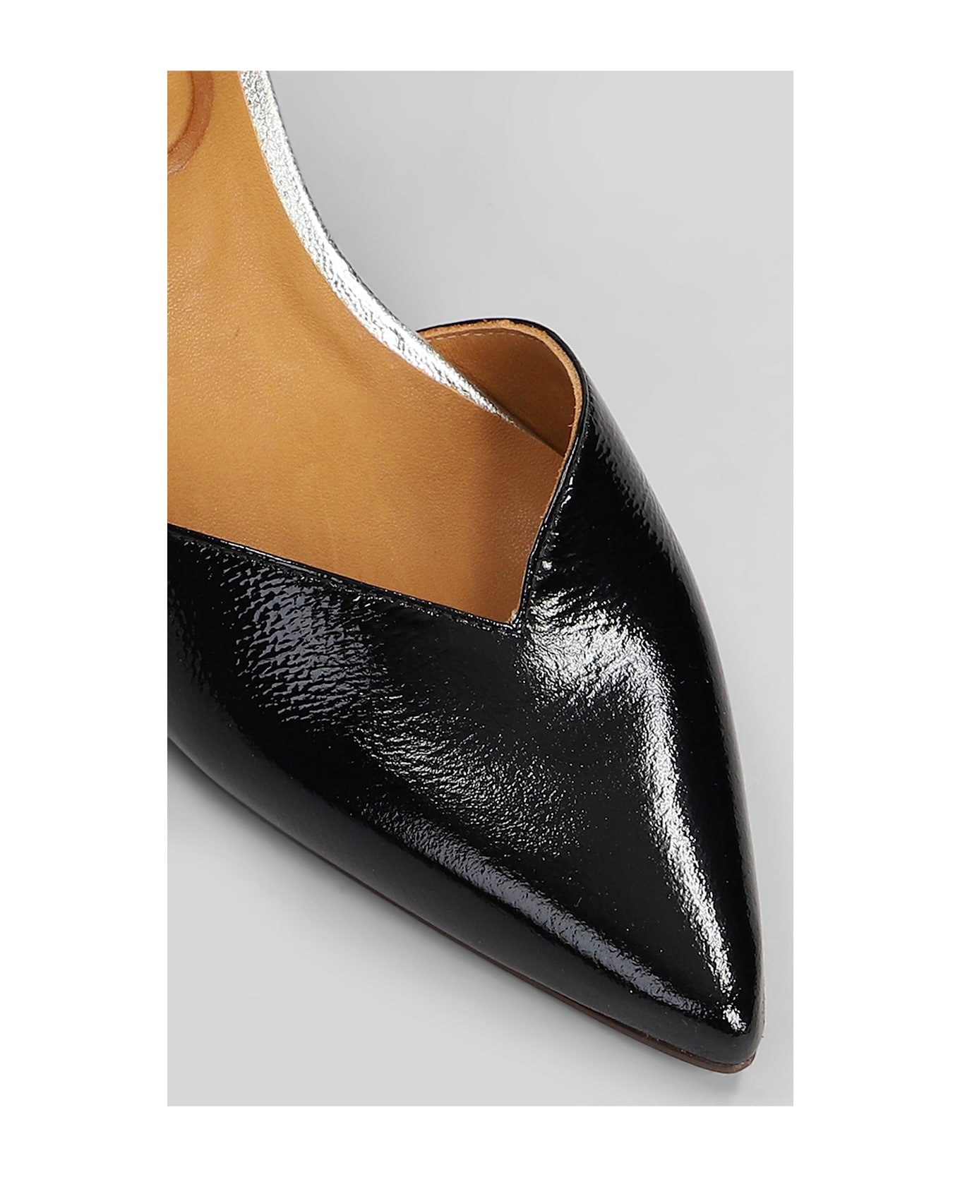 Chie Mihara Pumps In Black Patent Leather - black
