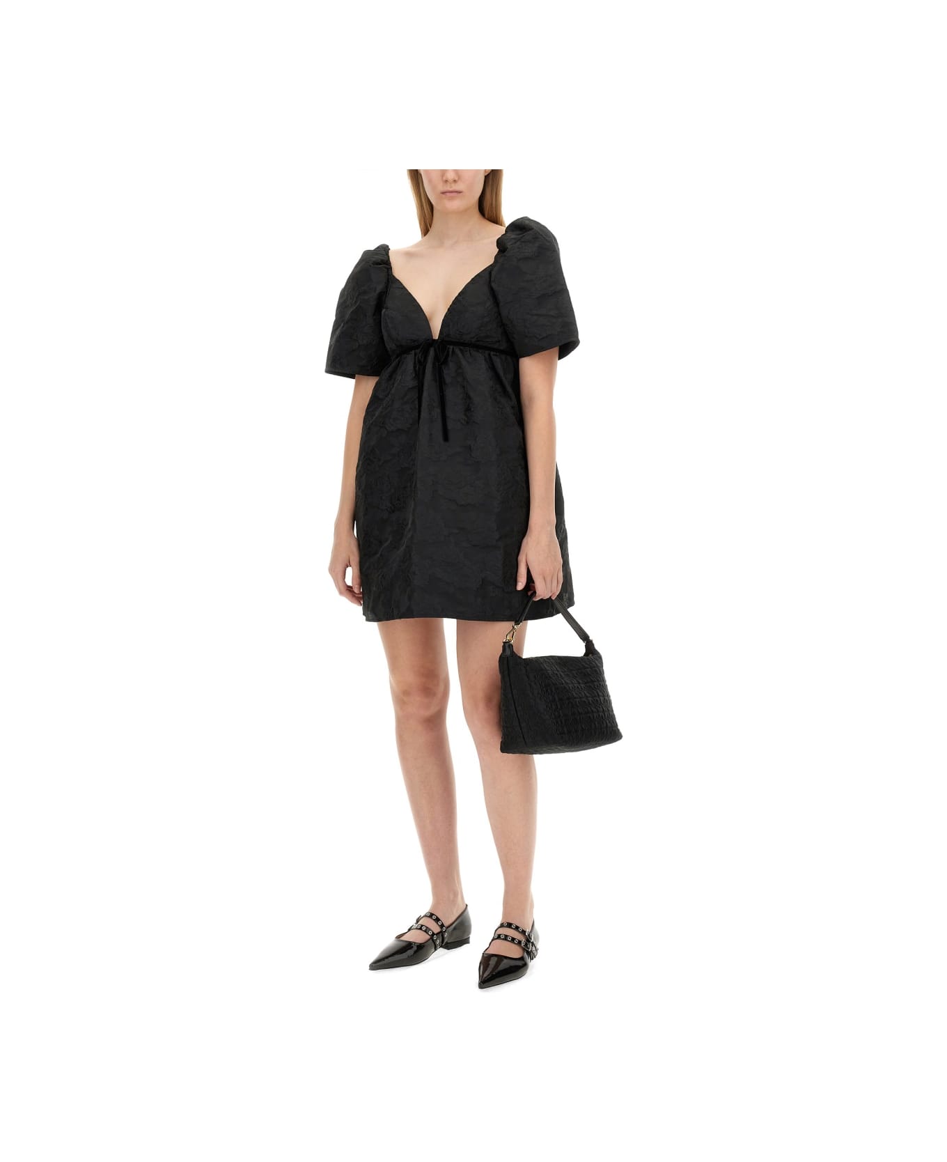 GANNI セミシアフレアトレス W0520 099 GANNI Women's Pleated Georgette Smock Midi Strap Dress in