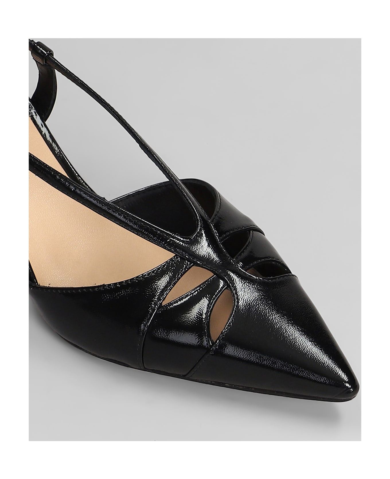 Julie Dee Pumps In Black Leather - black