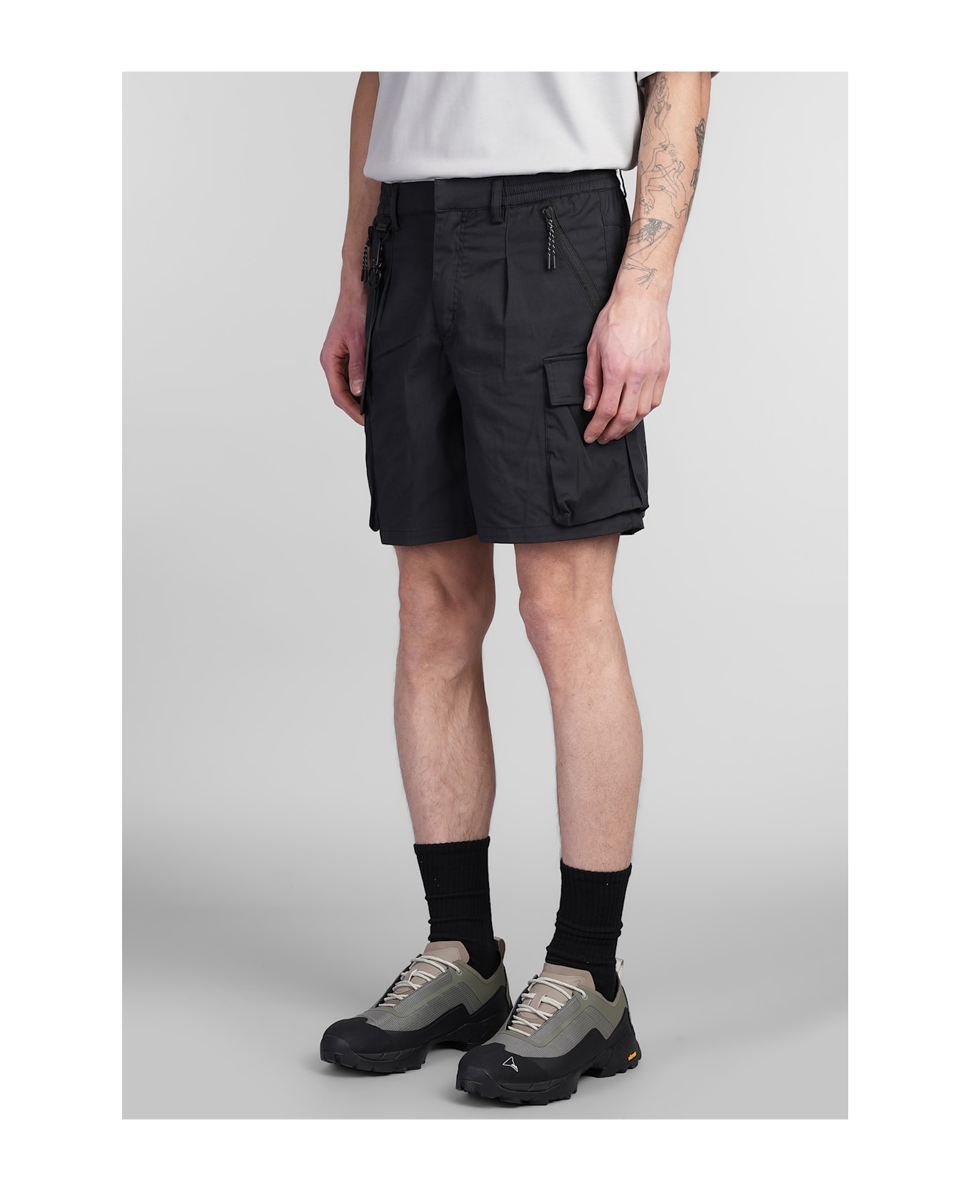 Alpha Industries Utility Cargo Short Shorts In Black Cotton - black