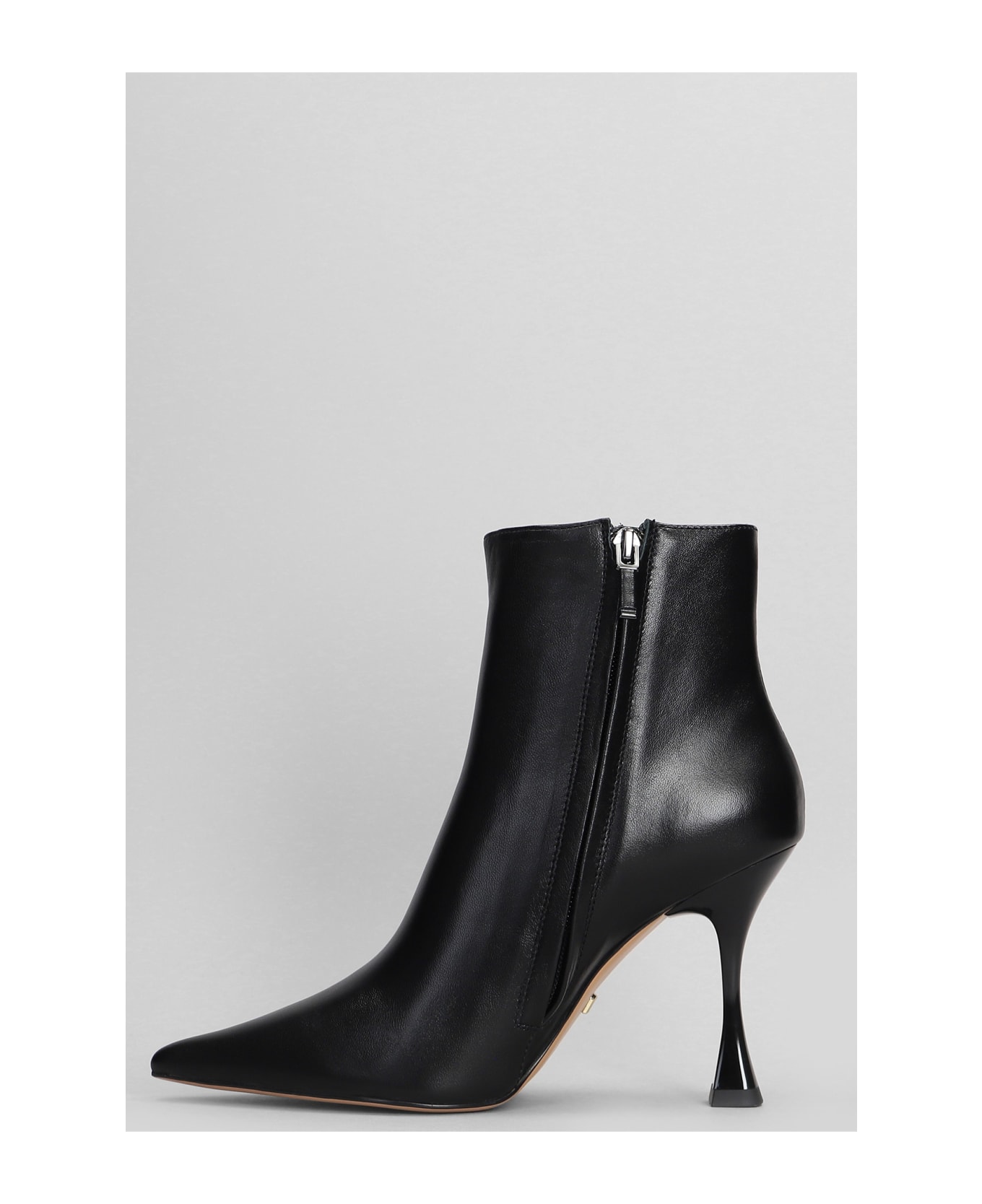 Lola Cruz Jazmine High Heels Ankle Boots In Black Leather - black