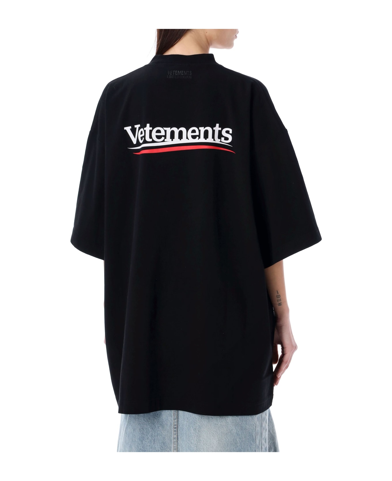 VETEMENTS Campaign Logo T-shirt - BLACK Tシャツ
